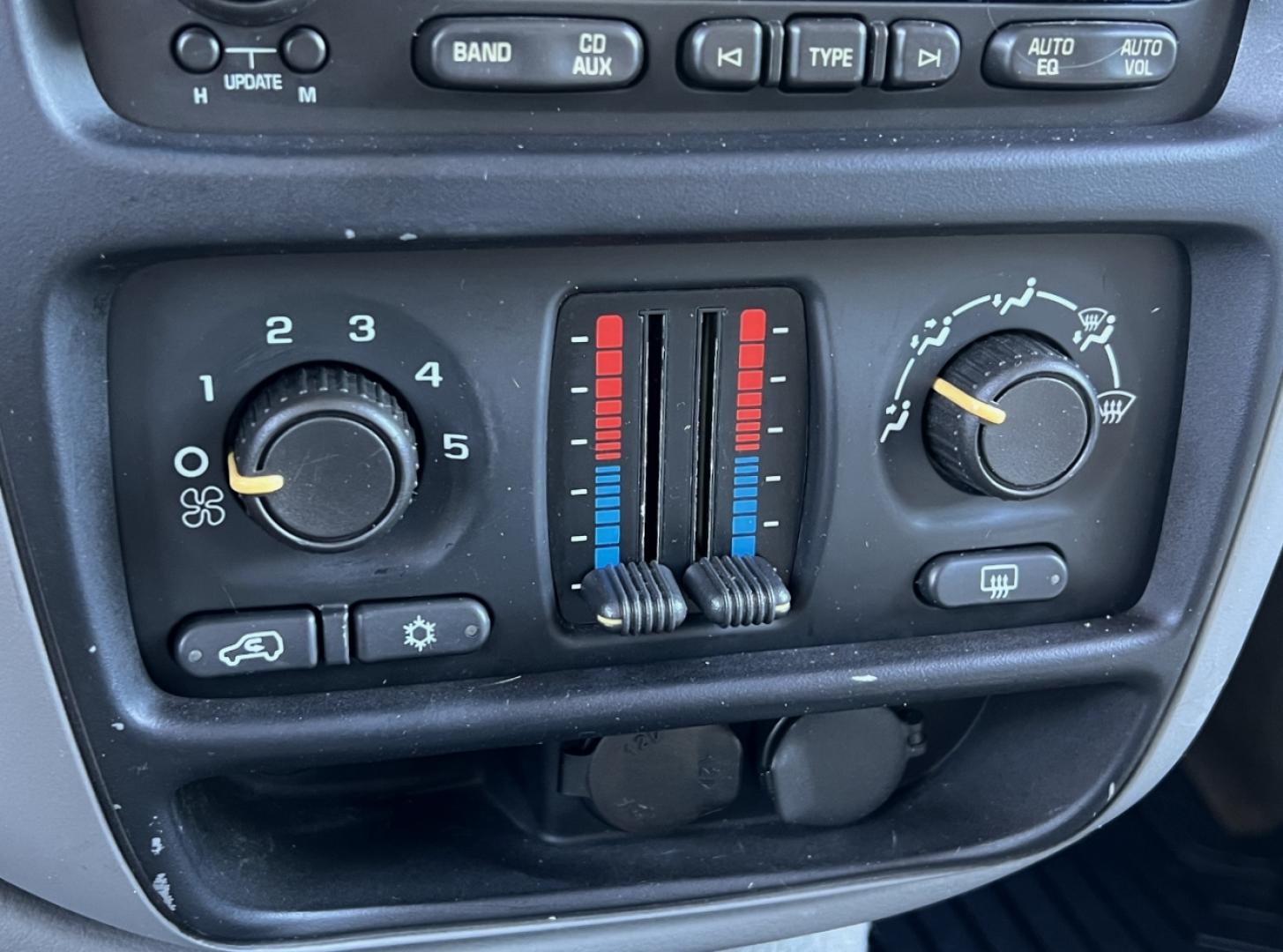 2006 BLACK /Gray Cloth Chevrolet TrailBlazer LS 4WD (1GNDT13S962) with an 4.2L V6 engine, Automatic transmission, located at 2990 Old Orchard Rd., Jackson, MO, 63755, 37.354214, -89.612106 - 2006 Chevrolet TrailBlazer LS 184xxx miles 4 Wheel Drive 4.2L V6 Automatic Power Driver Seat Sunroof Cruise Power Windows/Locks/Mirrors We have financing available and we accept trades! Fill out a credit application on our website or come by today! If you have any questions, give us a call - Photo#25