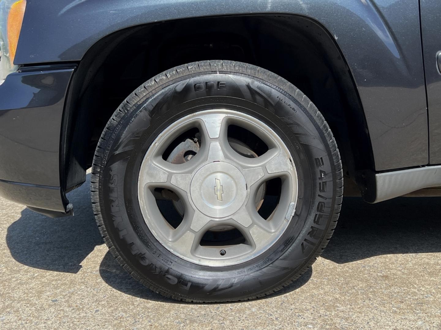 2006 BLACK /Gray Cloth Chevrolet TrailBlazer LS 4WD (1GNDT13S962) with an 4.2L V6 engine, Automatic transmission, located at 2990 Old Orchard Rd., Jackson, MO, 63755, 37.354214, -89.612106 - 2006 Chevrolet TrailBlazer LS 184xxx miles 4 Wheel Drive 4.2L V6 Automatic Power Driver Seat Sunroof Cruise Power Windows/Locks/Mirrors We have financing available and we accept trades! Fill out a credit application on our website or come by today! If you have any questions, give us a call - Photo#34