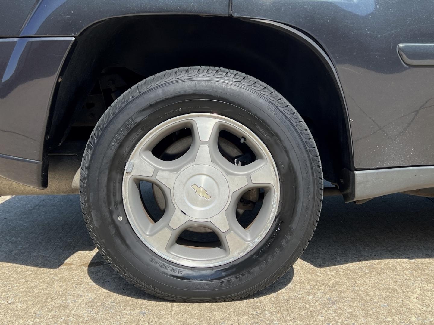2006 BLACK /Gray Cloth Chevrolet TrailBlazer LS 4WD (1GNDT13S962) with an 4.2L V6 engine, Automatic transmission, located at 2990 Old Orchard Rd., Jackson, MO, 63755, 37.354214, -89.612106 - 2006 Chevrolet TrailBlazer LS 184xxx miles 4 Wheel Drive 4.2L V6 Automatic Power Driver Seat Sunroof Cruise Power Windows/Locks/Mirrors We have financing available and we accept trades! Fill out a credit application on our website or come by today! If you have any questions, give us a call - Photo#37