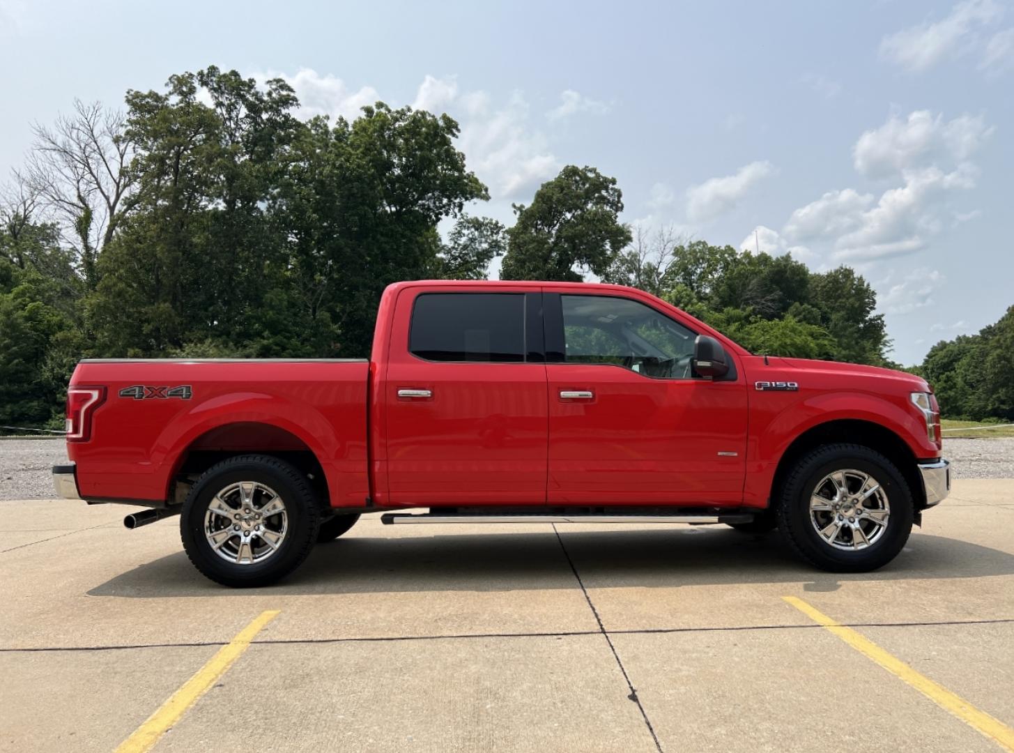 2015 RED /Gray Cloth Ford F-150 XLT SuperCrew 6.5-ft. Bed 4WD (1FTEW1EP6FK) with an 2.7L V6 engine, Automatic transmission, located at 2990 Old Orchard Rd., Jackson, MO, 63755, 37.354214, -89.612106 - 2015 Ford F-150 XLT Only 48xxx miles 4x4 2.7L V6 Automatic Backup Camera Power Driver Seat New Tires Bluetooth Cruise Power Windows/Locks/Mirrors We have financing available and we accept trades! Fill out a credit application on our website or come by today! If you have any questions, gi - Photo#7