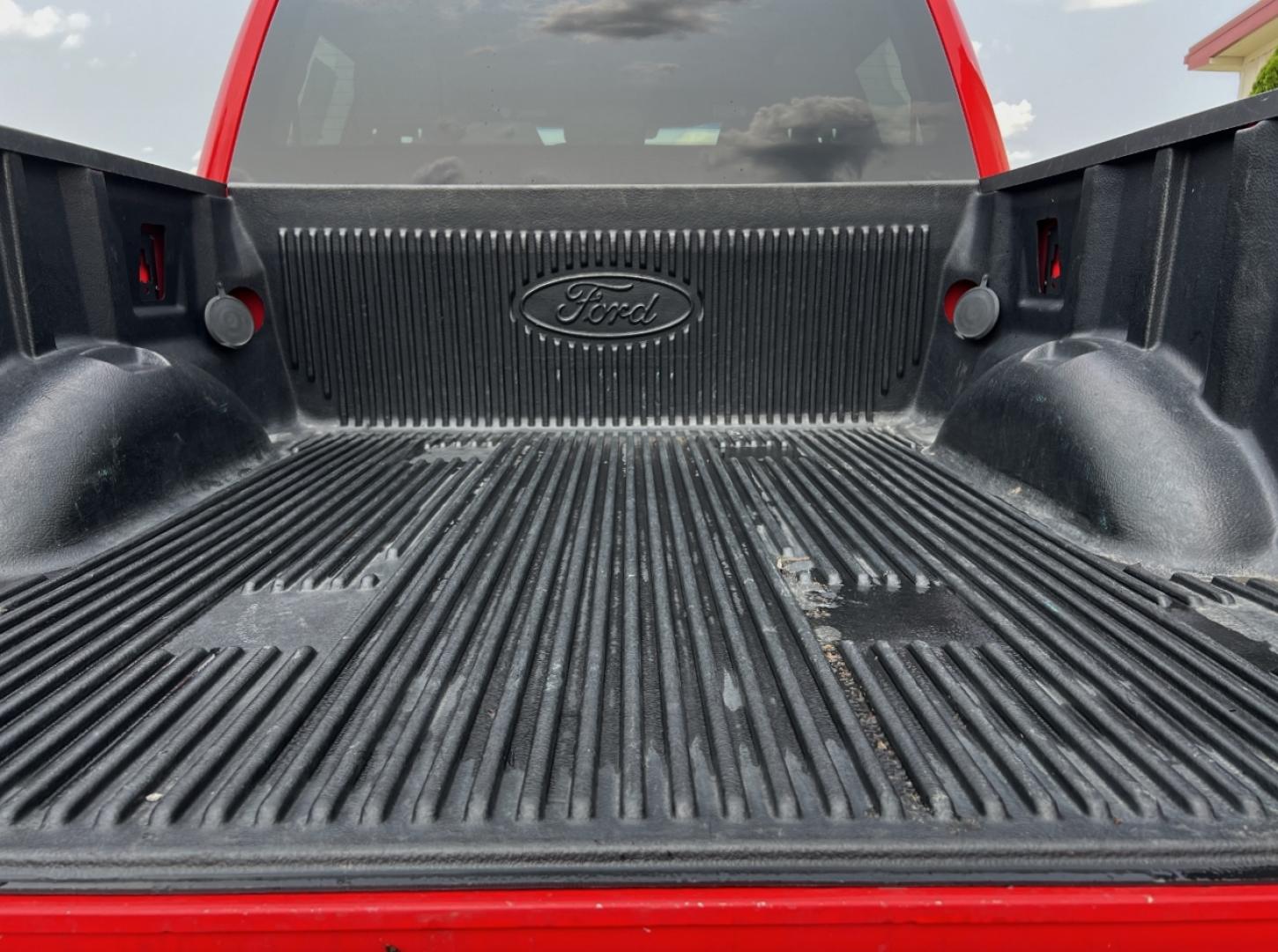 2015 RED /Gray Cloth Ford F-150 XLT SuperCrew 6.5-ft. Bed 4WD (1FTEW1EP6FK) with an 2.7L V6 engine, Automatic transmission, located at 2990 Old Orchard Rd., Jackson, MO, 63755, 37.354214, -89.612106 - 2015 Ford F-150 XLT Only 48xxx miles 4x4 2.7L V6 Automatic Backup Camera Power Driver Seat New Tires Bluetooth Cruise Power Windows/Locks/Mirrors We have financing available and we accept trades! Fill out a credit application on our website or come by today! If you have any questions, gi - Photo#19