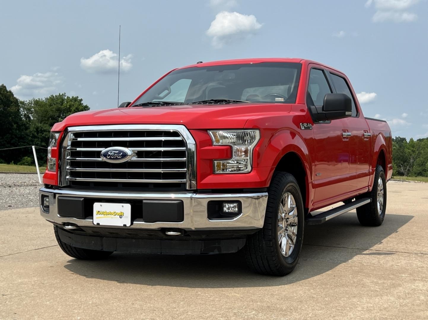 2015 RED /Gray Cloth Ford F-150 XLT SuperCrew 6.5-ft. Bed 4WD (1FTEW1EP6FK) with an 2.7L V6 engine, Automatic transmission, located at 2990 Old Orchard Rd., Jackson, MO, 63755, 37.354214, -89.612106 - 2015 Ford F-150 XLT Only 48xxx miles 4x4 2.7L V6 Automatic Backup Camera Power Driver Seat New Tires Bluetooth Cruise Power Windows/Locks/Mirrors We have financing available and we accept trades! Fill out a credit application on our website or come by today! If you have any questions, gi - Photo#5