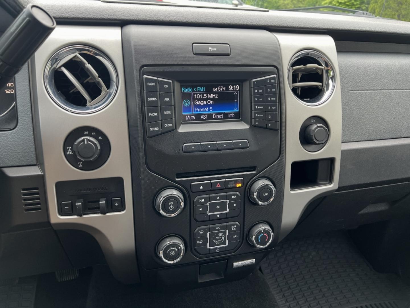 2013 BLACK /Gray Cloth Ford F-150 XLT SuperCrew 6.5-ft. Bed 4WD (1FTFW1ET3DK) with an 3.5L V6 TURBO engine, Automatic transmission, located at 2990 Old Orchard Rd., Jackson, MO, 63755, 37.354214, -89.612106 - 2013 Ford F-150 XLT 110xxx miles 4x4 3.5L V6 Automatic Backup Camera Power Driver Seat Bluetooth Cruise Power Windows/Locks/Mirrors We have financing available and we accept trades! Fill out a credit application on our website or come by today! If you have any questions, give us a call at - Photo#24