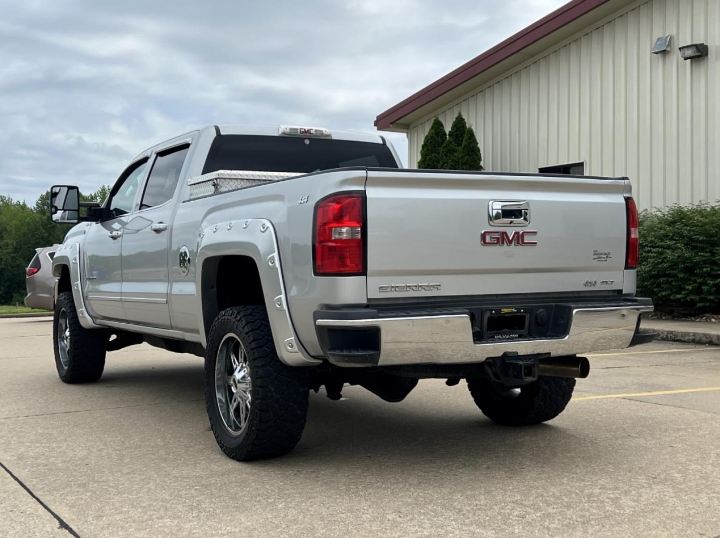 2015 SILVER /Black Leather GMC Sierra 2500HD SLT Crew Cab 4WD (1GT12ZEG4FF) with an 6.0L V8 engine, Automatic transmission, located at 2990 Old Orchard Rd., Jackson, MO, 63755, 37.354214, -89.612106 - 2015 GMC Sierra 2500HD SLT 166xxx miles 4x4 6.0L V8 Automatic Leather Navigation Power/Heated Seats Backup Camera Bluetooth Remote Start Cruise Power Windows/Locks/Mirrors We have financing available and we accept trades! Fill out a credit application on our website or come by today! I - Photo#11