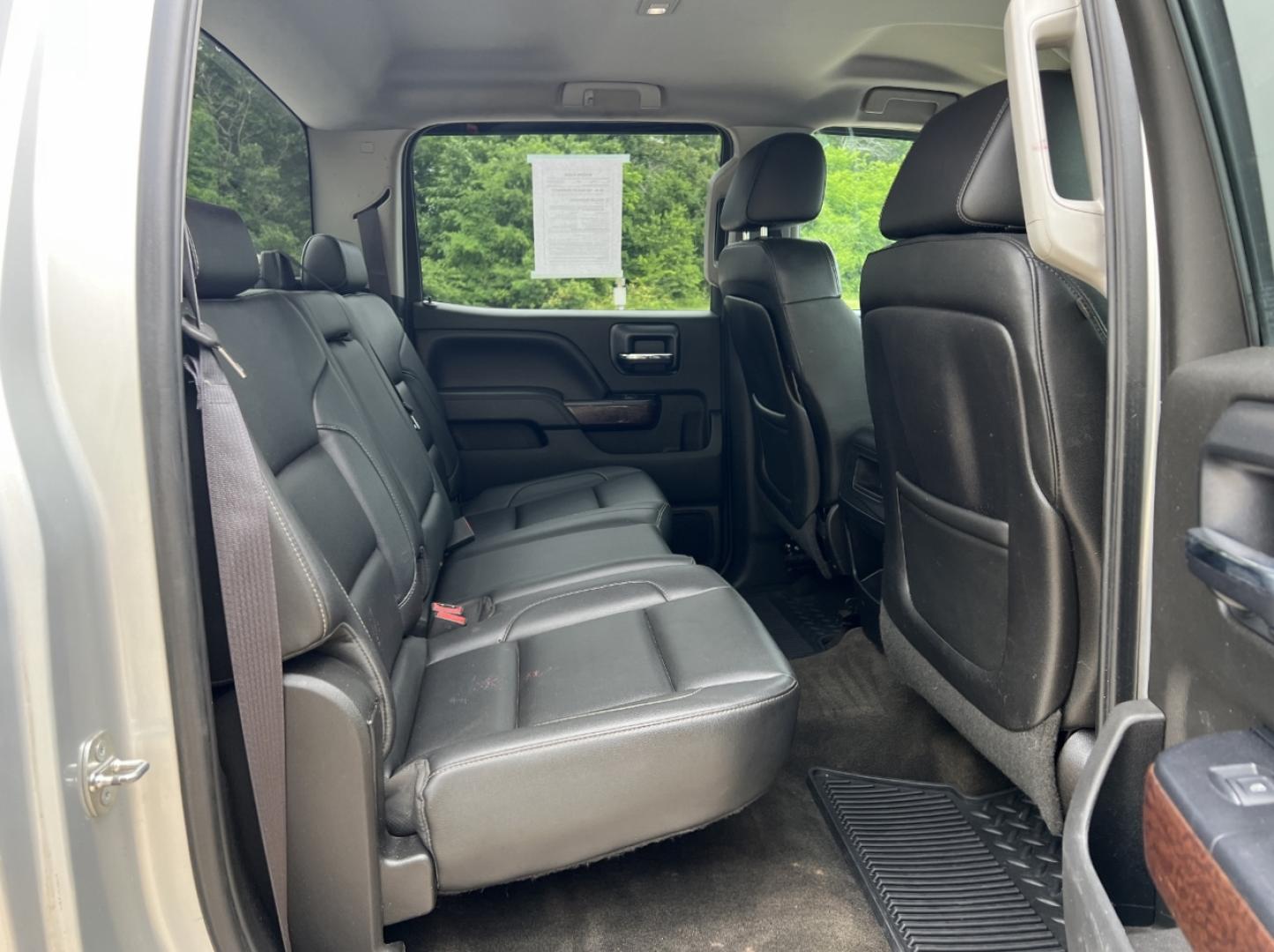 2015 SILVER /Black Leather GMC Sierra 2500HD SLT Crew Cab 4WD (1GT12ZEG4FF) with an 6.0L V8 engine, Automatic transmission, located at 2990 Old Orchard Rd., Jackson, MO, 63755, 37.354214, -89.612106 - 2015 GMC Sierra 2500HD SLT 166xxx miles 4x4 6.0L V8 Automatic Leather Navigation Power/Heated Seats Backup Camera Bluetooth Remote Start Cruise Power Windows/Locks/Mirrors We have financing available and we accept trades! Fill out a credit application on our website or come by today! I - Photo#19