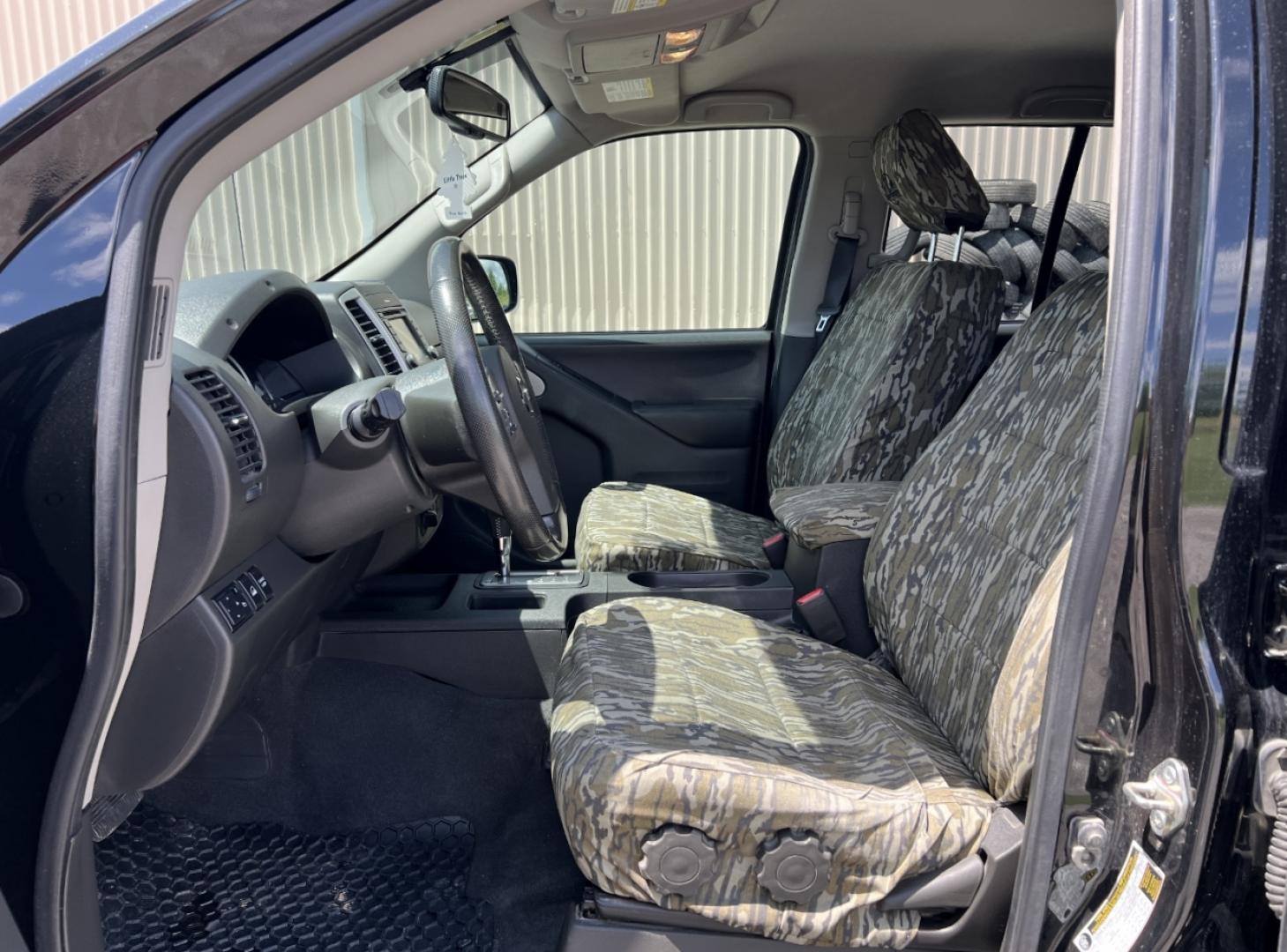 2019 BLACK /Black Cloth Nissan Frontier PRO-4X4 Crew Cab 4WD (1N6AD0EV0KN) with an 4.0L V6 engine, Automatic transmission, located at 2990 Old Orchard Rd., Jackson, MO, 63755, 37.354214, -89.612106 - We have financing available and we accept trades! Fill out a credit application on our website or come by today! If you have any questions, give us a call at (573) 204-7777 or visit our website at firstautocredit.com. - Photo#6