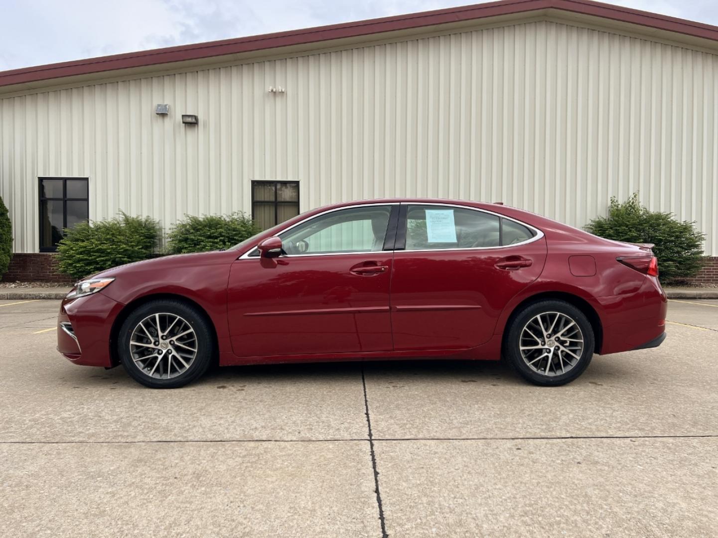 2017 RED /Tan Leather Lexus ES 350 Sedan (58ABK1GG1HU) with an 3.5L V6 engine, Automatic transmission, located at 2990 Old Orchard Rd., Jackson, MO, 63755, 37.354214, -89.612106 - 2017 Lexus ES 350 Only 42xxx miles Front Wheel Drive 3.5L V6 Automatic Leather Navigation Power/Heated/Cooled Seats Backup Camera Sunroof New Tires Bluetooth Cruise Power Windows/Locks/Mirrors We have financing available and we accept trades! Fill out a credit application on our websit - Photo#8