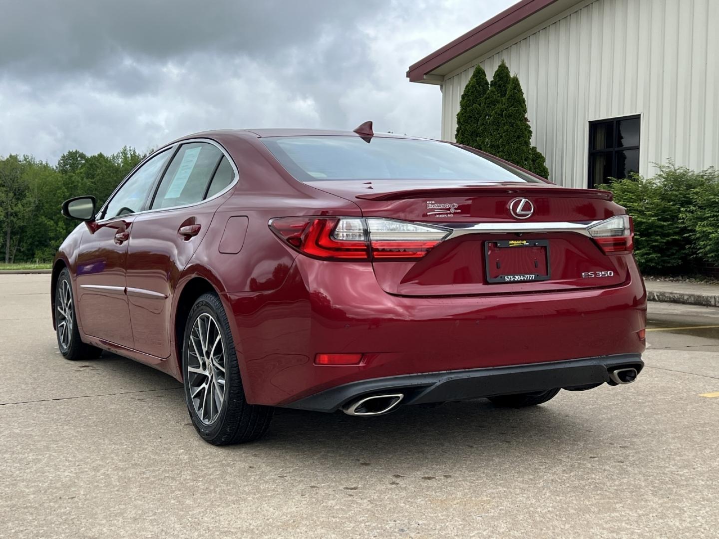 2017 RED /Tan Leather Lexus ES 350 Sedan (58ABK1GG1HU) with an 3.5L V6 engine, Automatic transmission, located at 2990 Old Orchard Rd., Jackson, MO, 63755, 37.354214, -89.612106 - 2017 Lexus ES 350 Only 42xxx miles Front Wheel Drive 3.5L V6 Automatic Leather Navigation Power/Heated/Cooled Seats Backup Camera Sunroof New Tires Bluetooth Cruise Power Windows/Locks/Mirrors We have financing available and we accept trades! Fill out a credit application on our websit - Photo#11