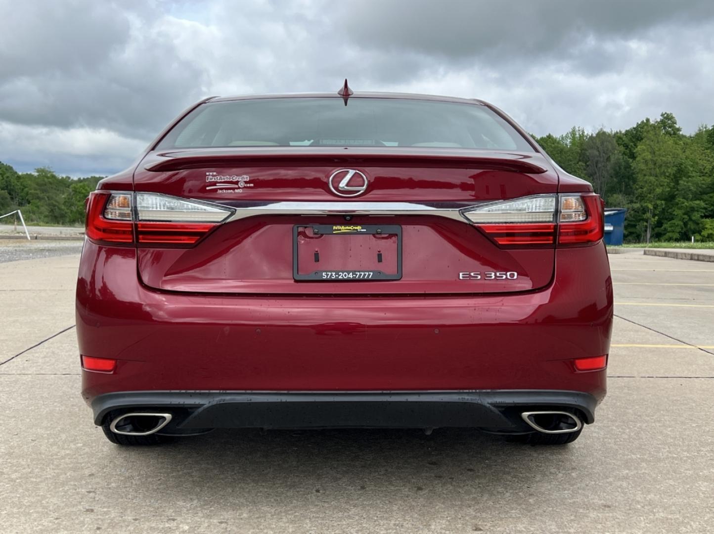 2017 RED /Tan Leather Lexus ES 350 Sedan (58ABK1GG1HU) with an 3.5L V6 engine, Automatic transmission, located at 2990 Old Orchard Rd., Jackson, MO, 63755, 37.354214, -89.612106 - 2017 Lexus ES 350 Only 42xxx miles Front Wheel Drive 3.5L V6 Automatic Leather Navigation Power/Heated/Cooled Seats Backup Camera Sunroof New Tires Bluetooth Cruise Power Windows/Locks/Mirrors We have financing available and we accept trades! Fill out a credit application on our websit - Photo#12