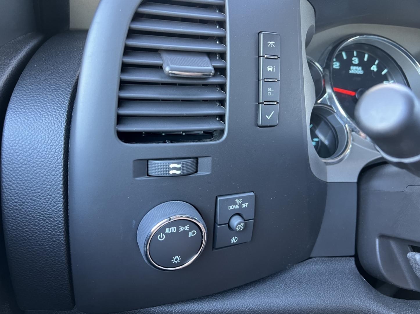 2012 SILVER /Black Cloth GMC Sierra 1500 SLE Crew Cab 4WD (3GTP2VE70CG) with an 5.3L V8 engine, Automatic transmission, located at 2990 Old Orchard Rd., Jackson, MO, 63755, 37.354214, -89.612106 - 2012 GMC Sierra 1500 SLE Only 98xxx miles 4x4 5.3L V8 Automatic Backup Camera Power Driver Seat Cruise Power Windows/Locks/Mirrors We have financing available and we accept trades! Fill out a credit application on our website or come by today! If you have any questions, give us a call at ( - Photo#28