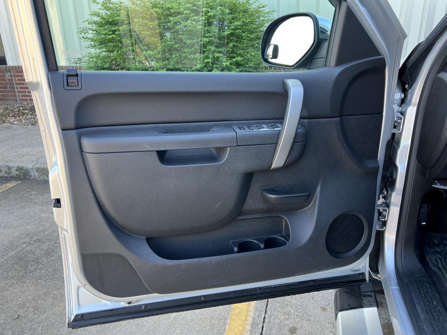 2012 SILVER /Black Cloth GMC Sierra 1500 SLE Crew Cab 4WD (3GTP2VE70CG) with an 5.3L V8 engine, Automatic transmission, located at 2990 Old Orchard Rd., Jackson, MO, 63755, 37.354214, -89.612106 - 2012 GMC Sierra 1500 SLE Only 98xxx miles 4x4 5.3L V8 Automatic Backup Camera Power Driver Seat Cruise Power Windows/Locks/Mirrors We have financing available and we accept trades! Fill out a credit application on our website or come by today! If you have any questions, give us a call at ( - Photo#12