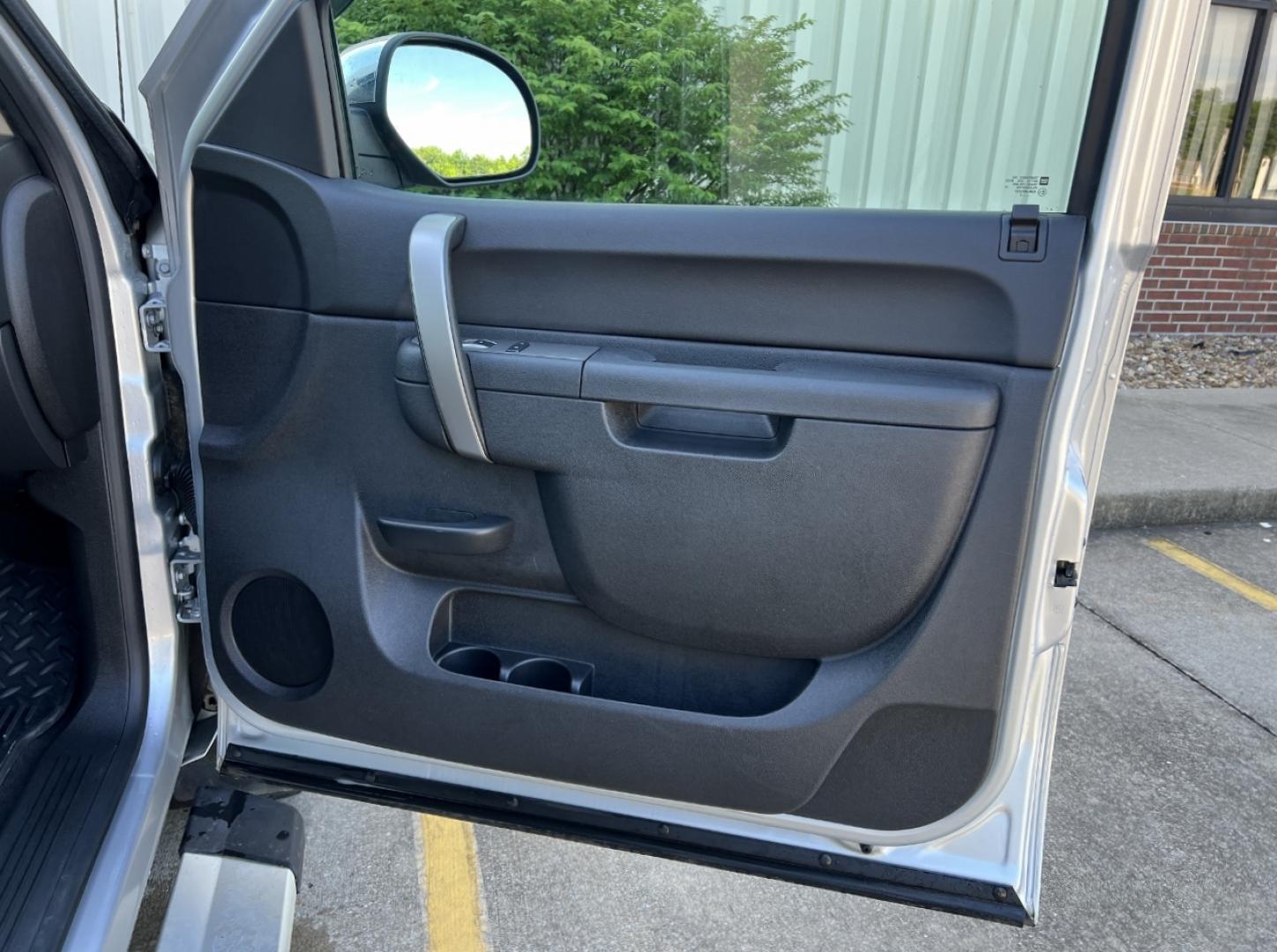 2012 SILVER /Black Cloth GMC Sierra 1500 SLE Crew Cab 4WD (3GTP2VE70CG) with an 5.3L V8 engine, Automatic transmission, located at 2990 Old Orchard Rd., Jackson, MO, 63755, 37.354214, -89.612106 - 2012 GMC Sierra 1500 SLE Only 98xxx miles 4x4 5.3L V8 Automatic Backup Camera Power Driver Seat Cruise Power Windows/Locks/Mirrors We have financing available and we accept trades! Fill out a credit application on our website or come by today! If you have any questions, give us a call at ( - Photo#14