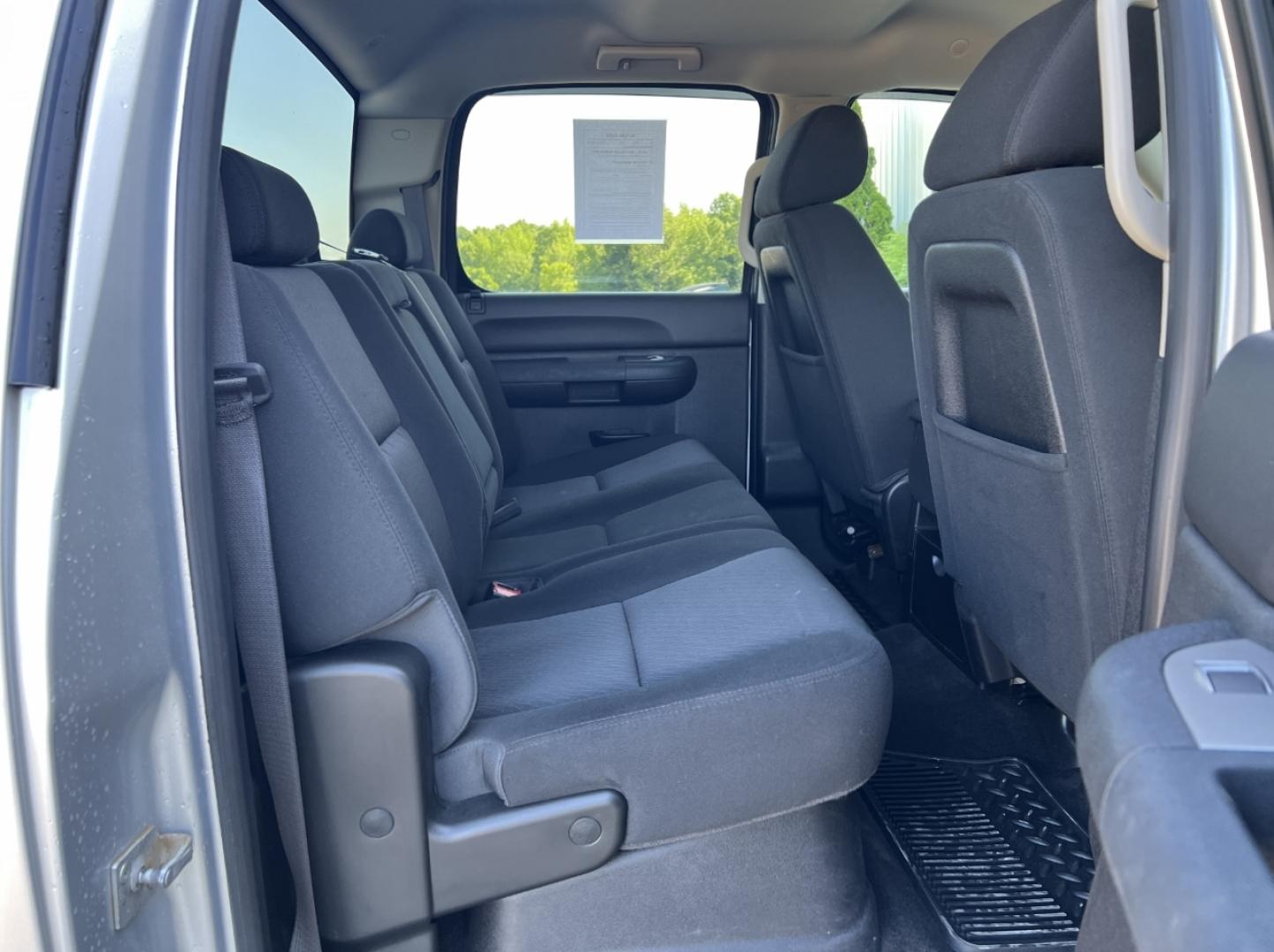 2012 SILVER /Black Cloth GMC Sierra 1500 SLE Crew Cab 4WD (3GTP2VE70CG) with an 5.3L V8 engine, Automatic transmission, located at 2990 Old Orchard Rd., Jackson, MO, 63755, 37.354214, -89.612106 - 2012 GMC Sierra 1500 SLE Only 98xxx miles 4x4 5.3L V8 Automatic Backup Camera Power Driver Seat Cruise Power Windows/Locks/Mirrors We have financing available and we accept trades! Fill out a credit application on our website or come by today! If you have any questions, give us a call at ( - Photo#17
