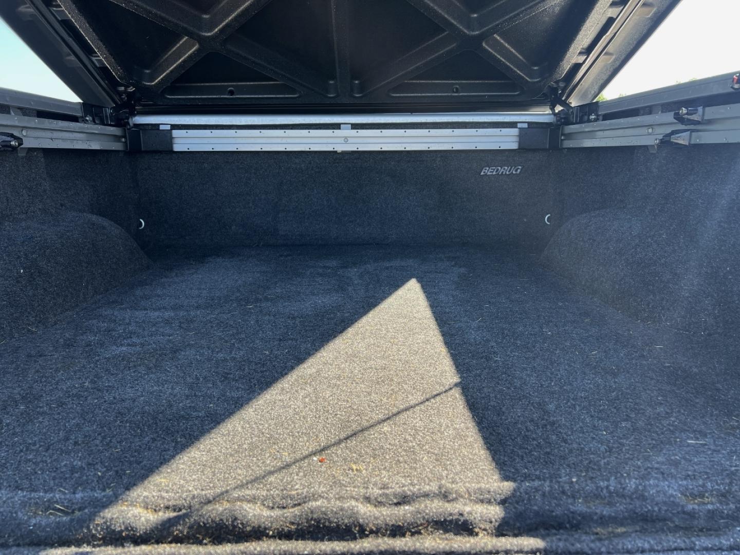 2012 SILVER /Black Cloth GMC Sierra 1500 SLE Crew Cab 4WD (3GTP2VE70CG) with an 5.3L V8 engine, Automatic transmission, located at 2990 Old Orchard Rd., Jackson, MO, 63755, 37.354214, -89.612106 - 2012 GMC Sierra 1500 SLE Only 98xxx miles 4x4 5.3L V8 Automatic Backup Camera Power Driver Seat Cruise Power Windows/Locks/Mirrors We have financing available and we accept trades! Fill out a credit application on our website or come by today! If you have any questions, give us a call at ( - Photo#19