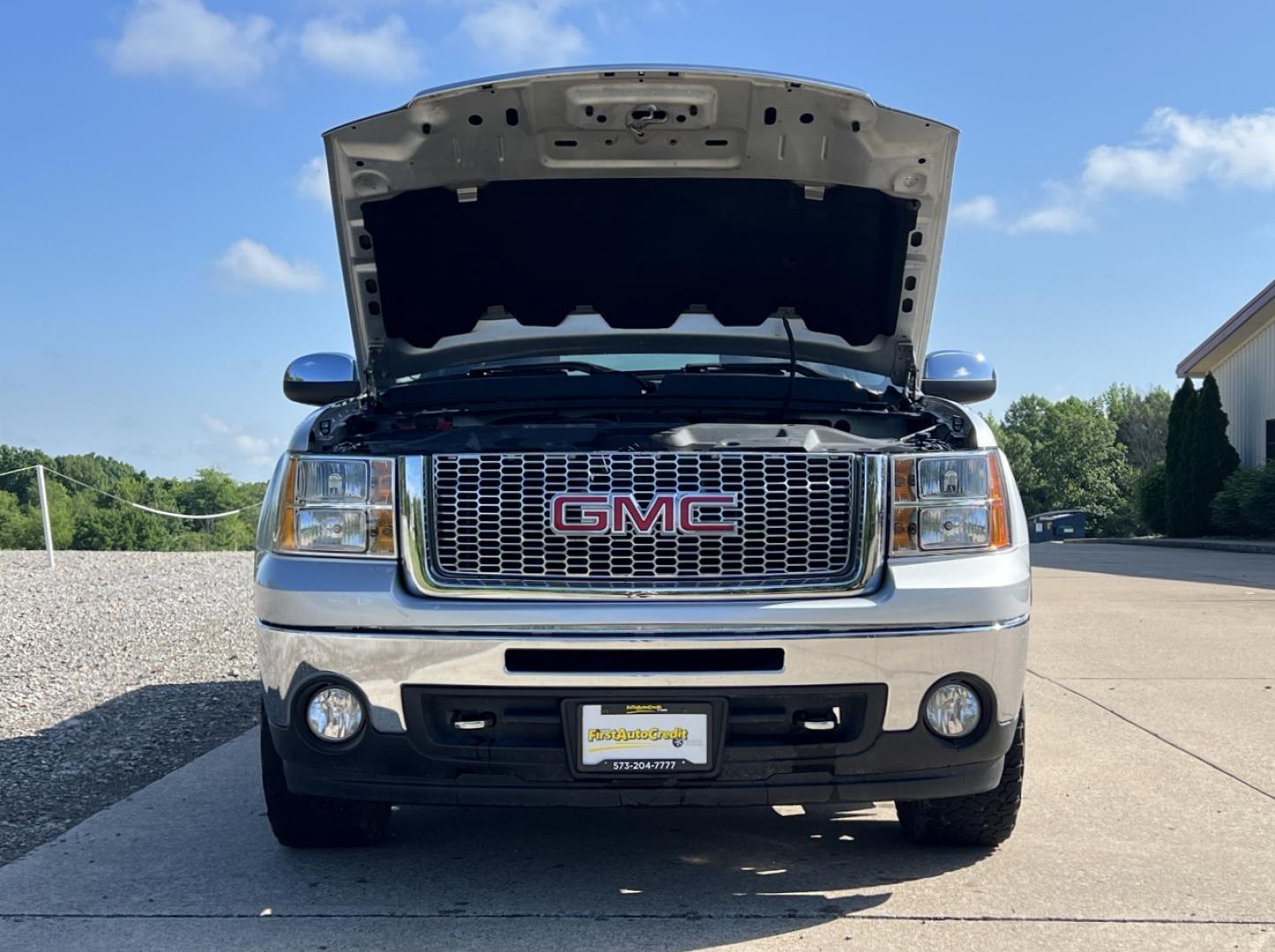 2012 SILVER /Black Cloth GMC Sierra 1500 SLE Crew Cab 4WD (3GTP2VE70CG) with an 5.3L V8 engine, Automatic transmission, located at 2990 Old Orchard Rd., Jackson, MO, 63755, 37.354214, -89.612106 - 2012 GMC Sierra 1500 SLE Only 98xxx miles 4x4 5.3L V8 Automatic Backup Camera Power Driver Seat Cruise Power Windows/Locks/Mirrors We have financing available and we accept trades! Fill out a credit application on our website or come by today! If you have any questions, give us a call at ( - Photo#30