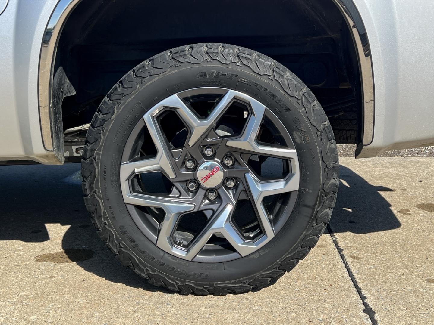 2012 SILVER /Black Cloth GMC Sierra 1500 SLE Crew Cab 4WD (3GTP2VE70CG) with an 5.3L V8 engine, Automatic transmission, located at 2990 Old Orchard Rd., Jackson, MO, 63755, 37.354214, -89.612106 - 2012 GMC Sierra 1500 SLE Only 98xxx miles 4x4 5.3L V8 Automatic Backup Camera Power Driver Seat Cruise Power Windows/Locks/Mirrors We have financing available and we accept trades! Fill out a credit application on our website or come by today! If you have any questions, give us a call at ( - Photo#34