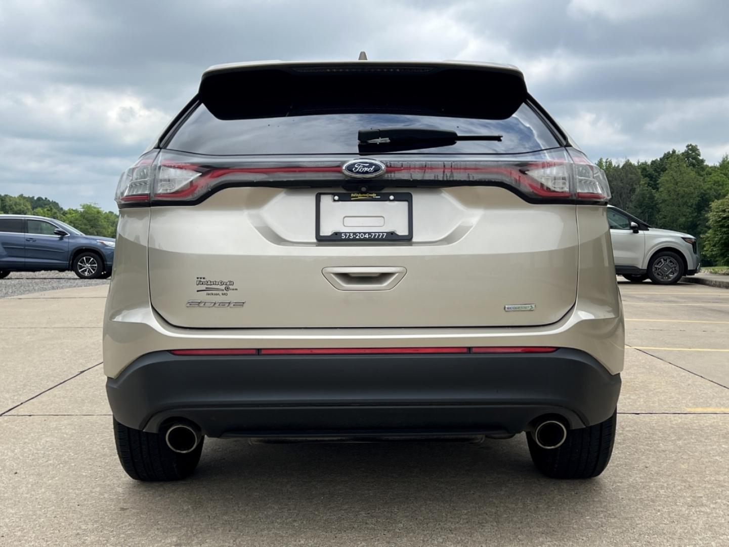 2018 GOLD /Gray Cloth Ford Edge SE FWD (2FMPK3G96JB) with an 2.0L 4 Cyl. engine, Automatic transmission, located at 2990 Old Orchard Rd., Jackson, MO, 63755, 37.354214, -89.612106 - 2018 Ford Edge SE Local 1-Owner Only 46xxx miles Front Wheel Drive 2.0L 4 Cyl. Automatic Backup Camera Bluetooth Cruise Power Windows/Locks/Mirrors We have financing available and we accept trades! Fill out a credit application on our website or come by today! If you have any questions, g - Photo#8