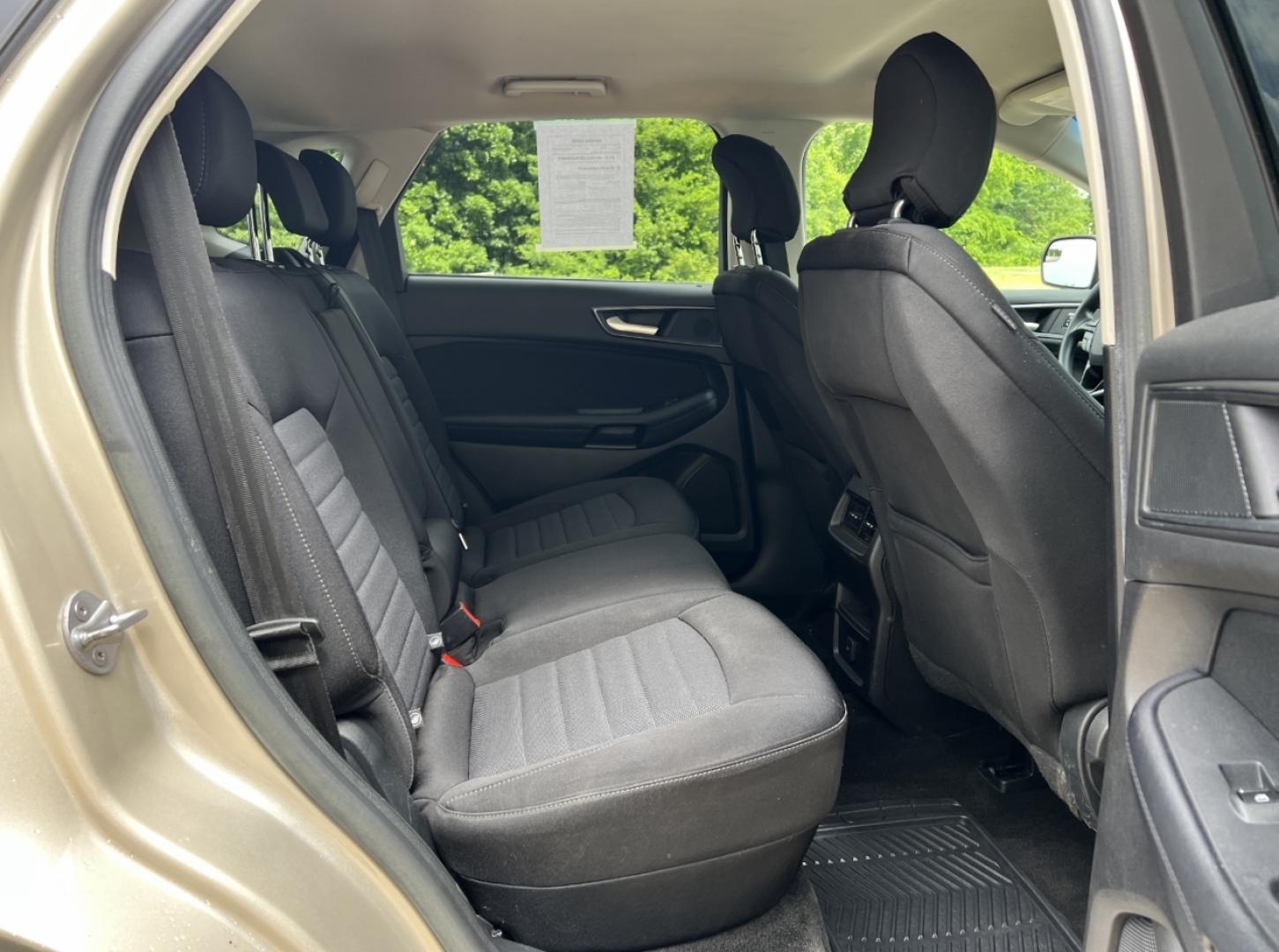 2018 GOLD /Gray Cloth Ford Edge SE FWD (2FMPK3G96JB) with an 2.0L 4 Cyl. engine, Automatic transmission, located at 2990 Old Orchard Rd., Jackson, MO, 63755, 37.354214, -89.612106 - 2018 Ford Edge SE Local 1-Owner Only 46xxx miles Front Wheel Drive 2.0L 4 Cyl. Automatic Backup Camera Bluetooth Cruise Power Windows/Locks/Mirrors We have financing available and we accept trades! Fill out a credit application on our website or come by today! If you have any questions, g - Photo#15