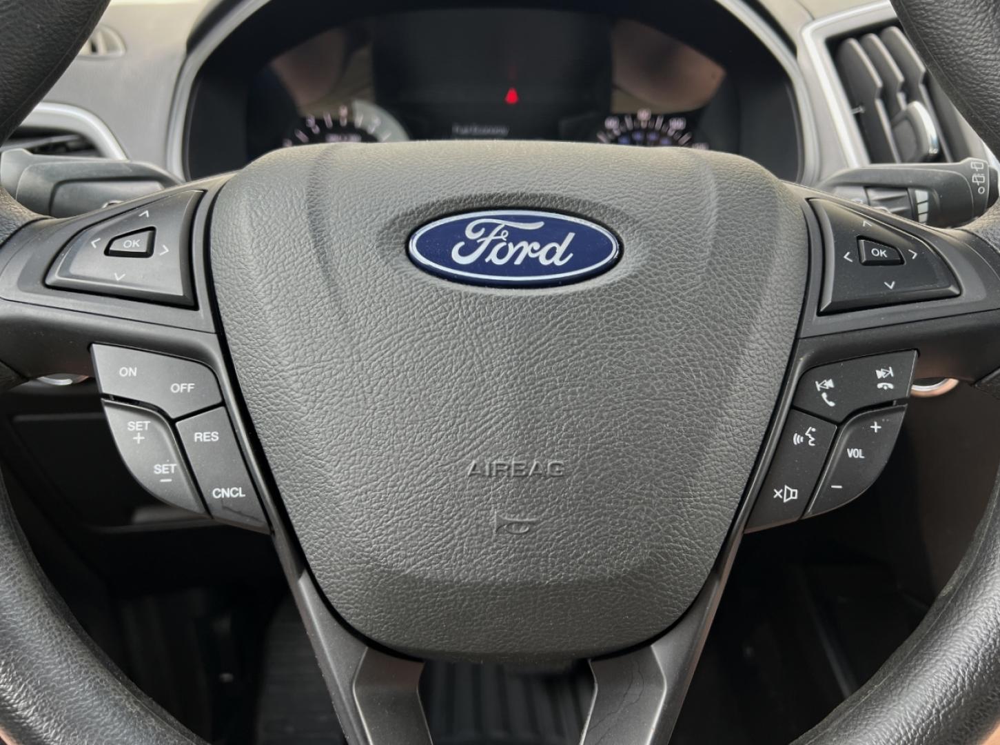 2018 GOLD /Gray Cloth Ford Edge SE FWD (2FMPK3G96JB) with an 2.0L 4 Cyl. engine, Automatic transmission, located at 2990 Old Orchard Rd., Jackson, MO, 63755, 37.354214, -89.612106 - 2018 Ford Edge SE Local 1-Owner Only 46xxx miles Front Wheel Drive 2.0L 4 Cyl. Automatic Backup Camera Bluetooth Cruise Power Windows/Locks/Mirrors We have financing available and we accept trades! Fill out a credit application on our website or come by today! If you have any questions, g - Photo#19