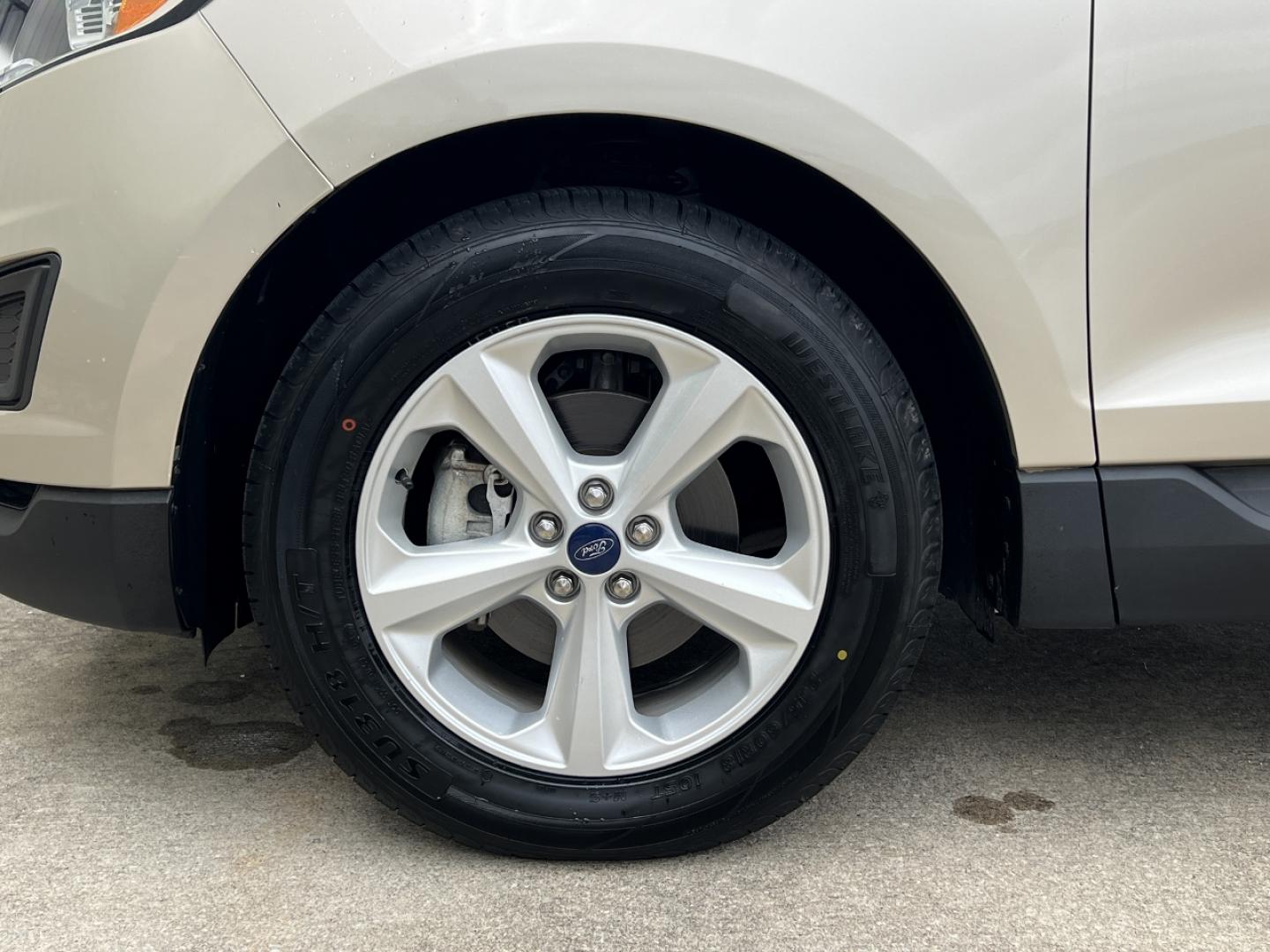 2018 GOLD /Gray Cloth Ford Edge SE FWD (2FMPK3G96JB) with an 2.0L 4 Cyl. engine, Automatic transmission, located at 2990 Old Orchard Rd., Jackson, MO, 63755, 37.354214, -89.612106 - 2018 Ford Edge SE Local 1-Owner Only 46xxx miles Front Wheel Drive 2.0L 4 Cyl. Automatic Backup Camera Bluetooth Cruise Power Windows/Locks/Mirrors We have financing available and we accept trades! Fill out a credit application on our website or come by today! If you have any questions, g - Photo#30