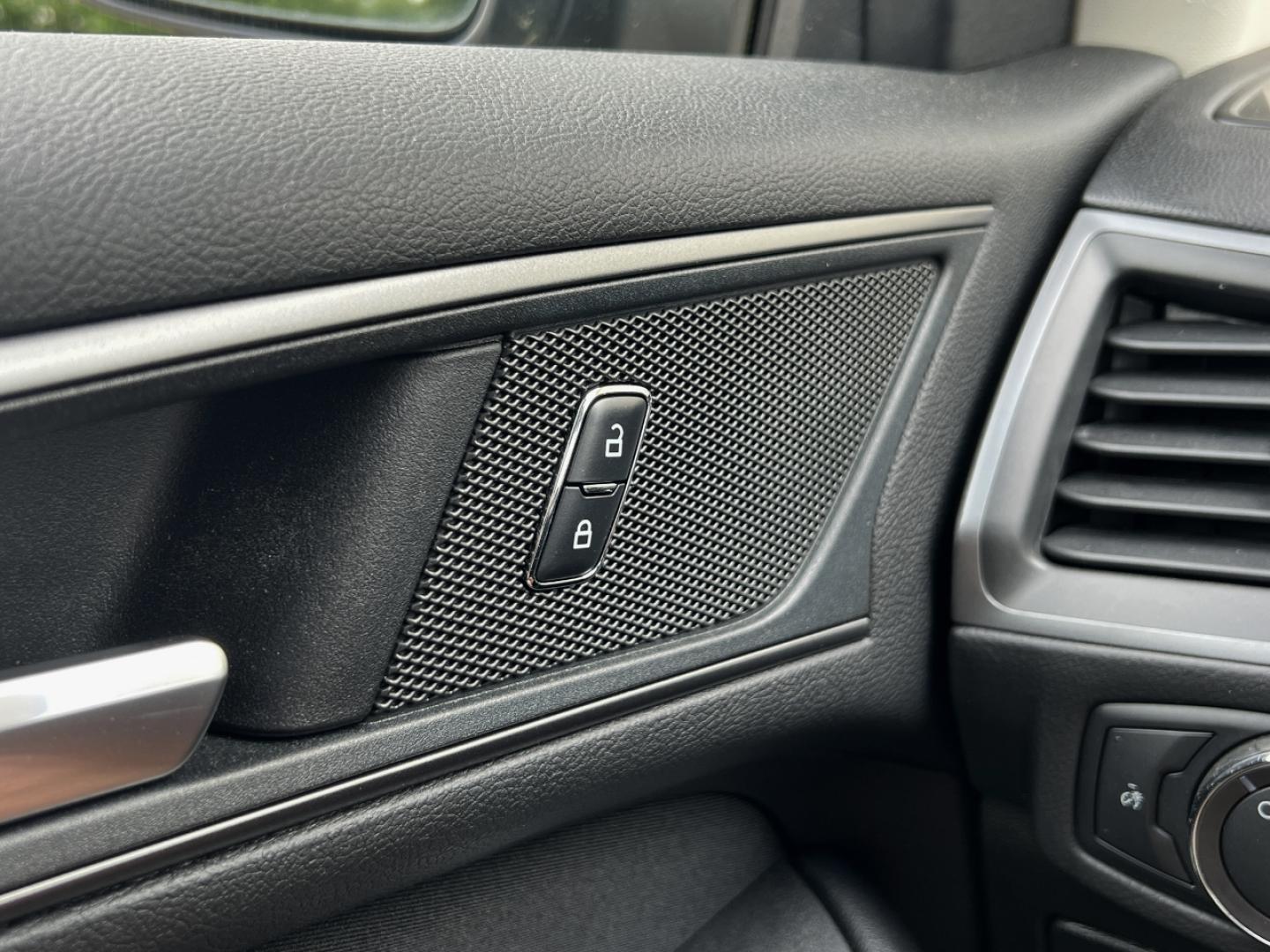 2018 GOLD /Gray Cloth Ford Edge SE FWD (2FMPK3G96JB) with an 2.0L 4 Cyl. engine, Automatic transmission, located at 2990 Old Orchard Rd., Jackson, MO, 63755, 37.354214, -89.612106 - 2018 Ford Edge SE Local 1-Owner Only 46xxx miles Front Wheel Drive 2.0L 4 Cyl. Automatic Backup Camera Bluetooth Cruise Power Windows/Locks/Mirrors We have financing available and we accept trades! Fill out a credit application on our website or come by today! If you have any questions, g - Photo#27