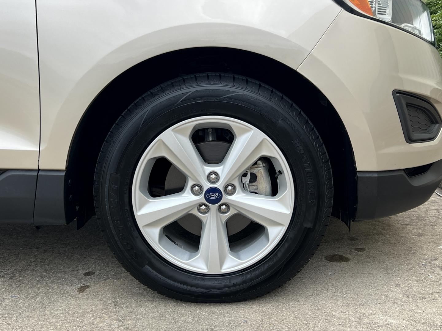 2018 GOLD /Gray Cloth Ford Edge SE FWD (2FMPK3G96JB) with an 2.0L 4 Cyl. engine, Automatic transmission, located at 2990 Old Orchard Rd., Jackson, MO, 63755, 37.354214, -89.612106 - 2018 Ford Edge SE Local 1-Owner Only 46xxx miles Front Wheel Drive 2.0L 4 Cyl. Automatic Backup Camera Bluetooth Cruise Power Windows/Locks/Mirrors We have financing available and we accept trades! Fill out a credit application on our website or come by today! If you have any questions, g - Photo#34