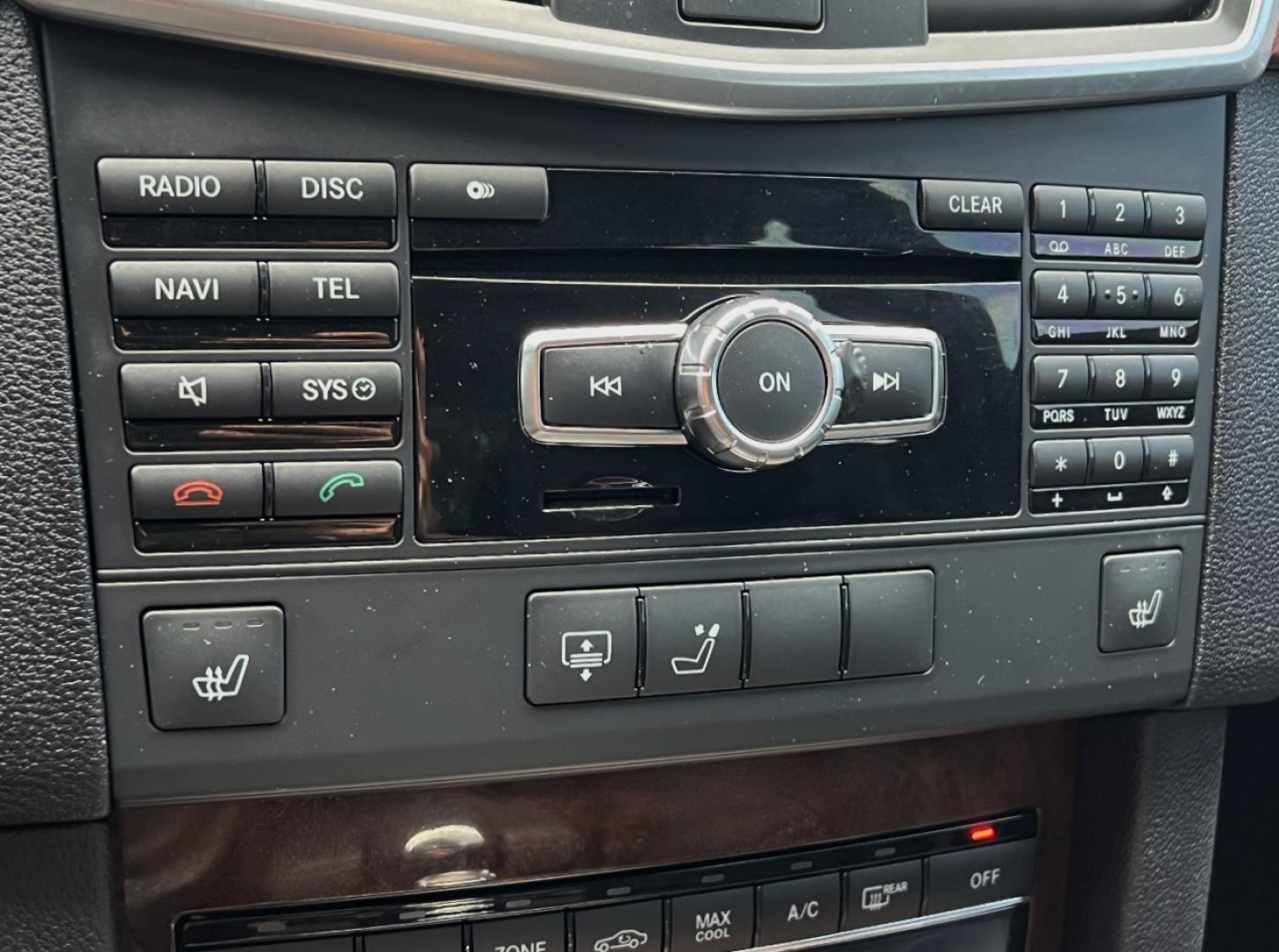 2013 SILVER /Black Leather Mercedes-Benz E-Class Wagon E350 4MATIC Sedan (WDDHF8JB0DA) with an 3.5L V6 engine, Automatic transmission, located at 2990 Old Orchard Rd., Jackson, MO, 63755, 37.354214, -89.612106 - *** SALVAGE TITLE *** 2013 Mercedes-Benz E-Class E350 4Matic 135xxx miles All Wheel Drive 3.5L V6 Automatic Leather Navigation Power/Heated Seats Backup Camera Sunroof Bluetooth Cruise Power Windows/Locks/Mirrors We have financing available and we accept trades! Fill out a credit appli - Photo#4