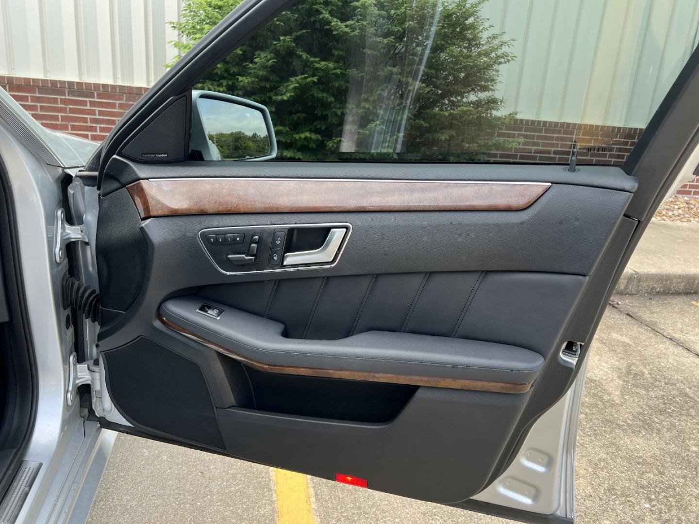 2013 SILVER /Black Leather Mercedes-Benz E-Class Wagon E350 4MATIC Sedan (WDDHF8JB0DA) with an 3.5L V6 engine, Automatic transmission, located at 2990 Old Orchard Rd., Jackson, MO, 63755, 37.354214, -89.612106 - *** SALVAGE TITLE *** 2013 Mercedes-Benz E-Class E350 4Matic 135xxx miles All Wheel Drive 3.5L V6 Automatic Leather Navigation Power/Heated Seats Backup Camera Sunroof Bluetooth Cruise Power Windows/Locks/Mirrors We have financing available and we accept trades! Fill out a credit appli - Photo#16