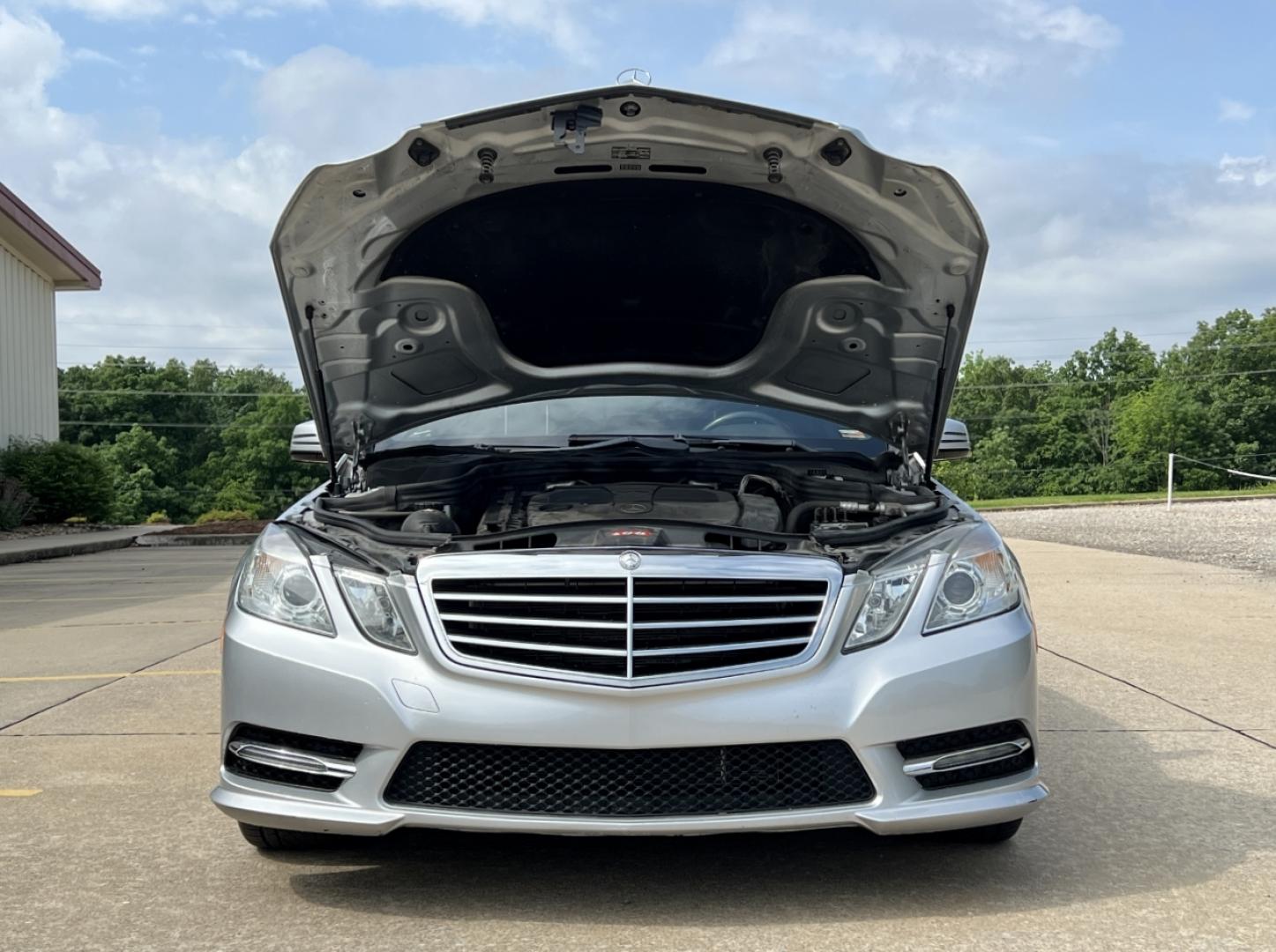2013 SILVER /Black Leather Mercedes-Benz E-Class Wagon E350 4MATIC Sedan (WDDHF8JB0DA) with an 3.5L V6 engine, Automatic transmission, located at 2990 Old Orchard Rd., Jackson, MO, 63755, 37.354214, -89.612106 - *** SALVAGE TITLE *** 2013 Mercedes-Benz E-Class E350 4Matic 135xxx miles All Wheel Drive 3.5L V6 Automatic Leather Navigation Power/Heated Seats Backup Camera Sunroof Bluetooth Cruise Power Windows/Locks/Mirrors We have financing available and we accept trades! Fill out a credit appli - Photo#34
