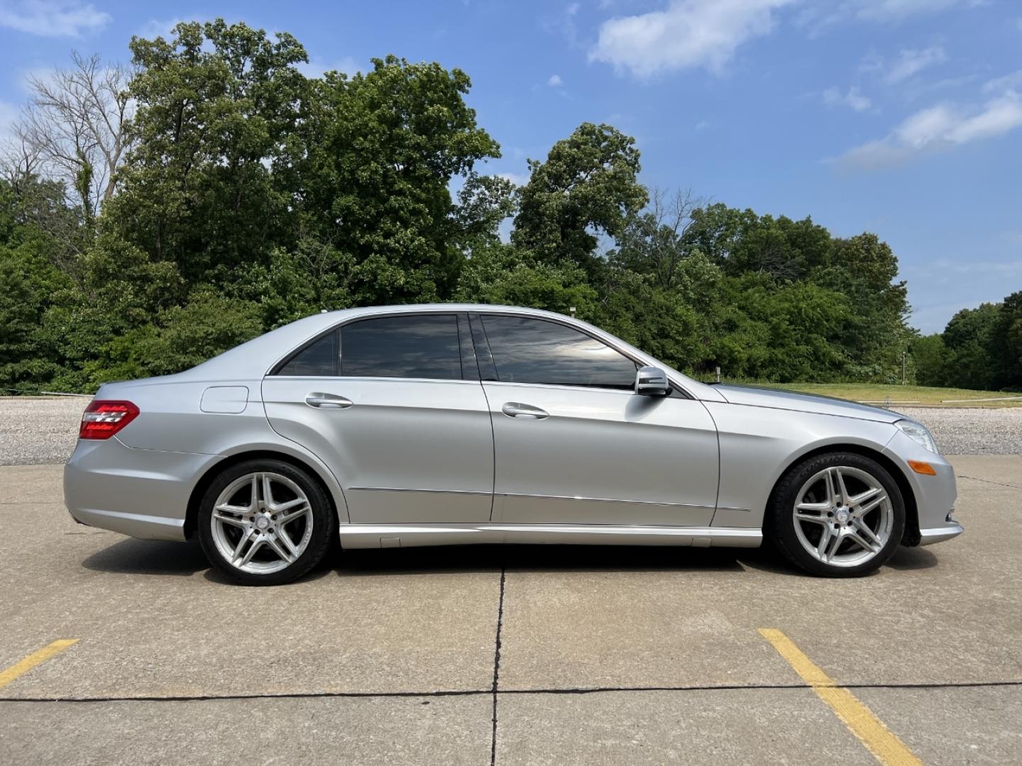 2013 SILVER /Black Leather Mercedes-Benz E-Class Wagon E350 4MATIC Sedan (WDDHF8JB0DA) with an 3.5L V6 engine, Automatic transmission, located at 2990 Old Orchard Rd., Jackson, MO, 63755, 37.354214, -89.612106 - *** SALVAGE TITLE *** 2013 Mercedes-Benz E-Class E350 4Matic 135xxx miles All Wheel Drive 3.5L V6 Automatic Leather Navigation Power/Heated Seats Backup Camera Sunroof Bluetooth Cruise Power Windows/Locks/Mirrors We have financing available and we accept trades! Fill out a credit appli - Photo#9