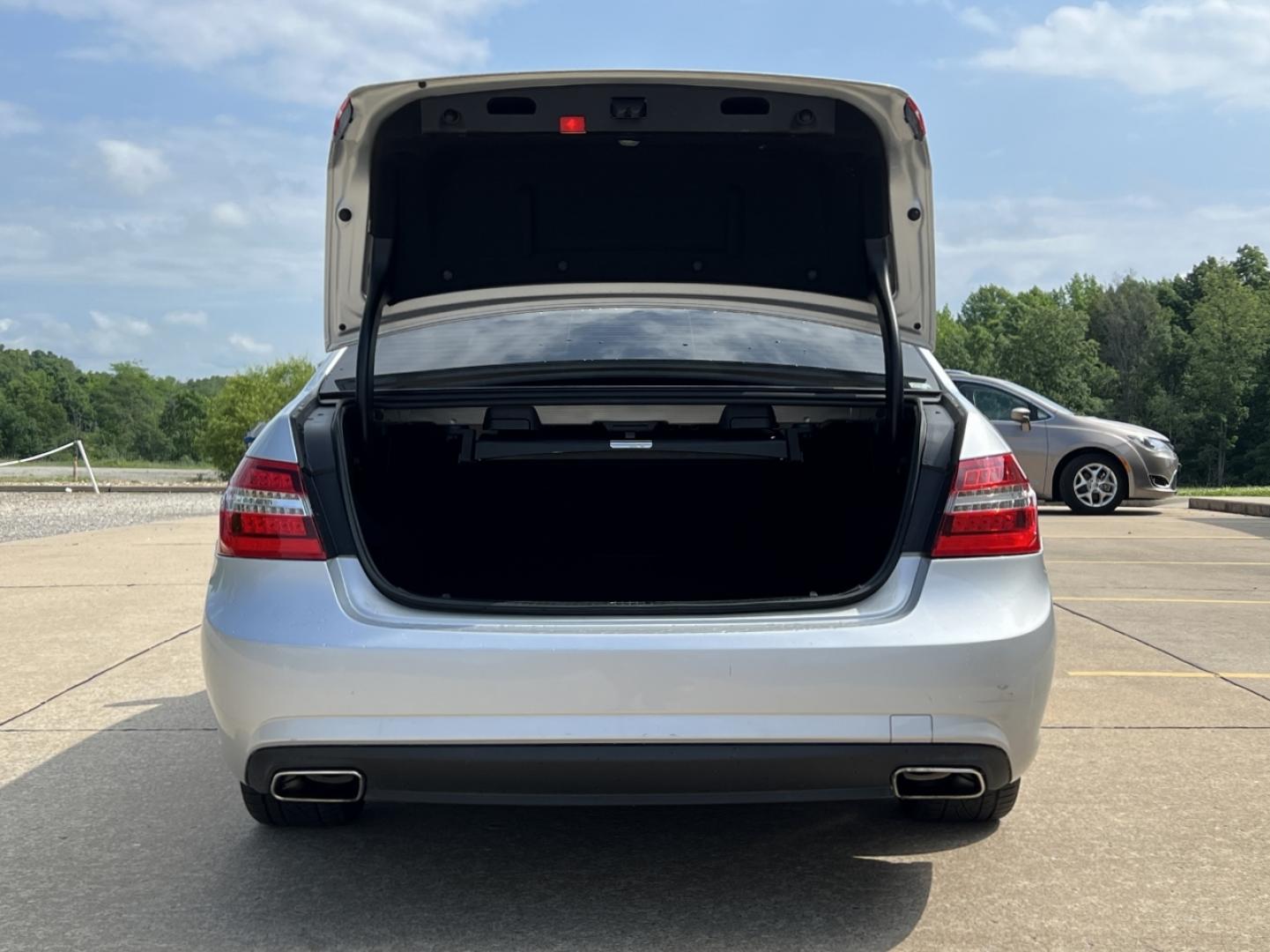 2013 SILVER /Black Leather Mercedes-Benz E-Class Wagon E350 4MATIC Sedan (WDDHF8JB0DA) with an 3.5L V6 engine, Automatic transmission, located at 2990 Old Orchard Rd., Jackson, MO, 63755, 37.354214, -89.612106 - *** SALVAGE TITLE *** 2013 Mercedes-Benz E-Class E350 4Matic 135xxx miles All Wheel Drive 3.5L V6 Automatic Leather Navigation Power/Heated Seats Backup Camera Sunroof Bluetooth Cruise Power Windows/Locks/Mirrors We have financing available and we accept trades! Fill out a credit appli - Photo#20