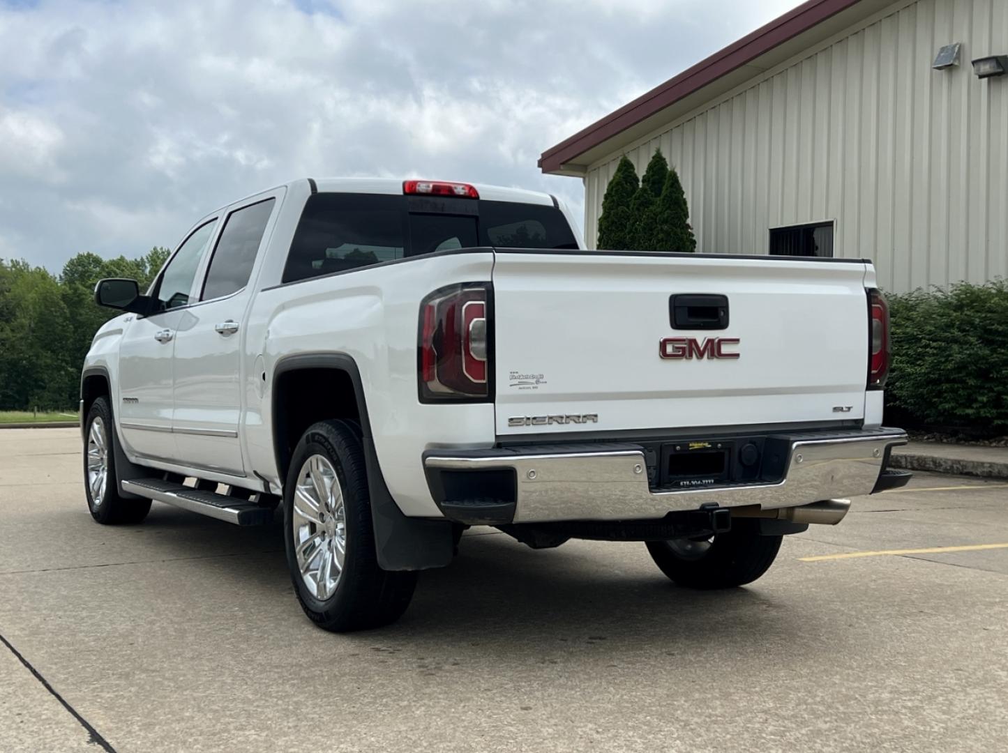 2018 WHITE /Tan Leather GMC Sierra 1500 SLT Crew Cab Short Box 4WD (3GTU2NEC1JG) with an 5.3L V8 engine, Automatic transmission, located at 2990 Old Orchard Rd., Jackson, MO, 63755, 37.354214, -89.612106 - 2018 GMC Sierra 1500 SLT 111xxx miles 4x4 5.3L V8 Automatic Leather Navigation Power/Heated/Cooled Seats Heated Steering Wheel Backup Camera Bluetooth Remote Start Cruise Power Windows/Locks/Mirrors We have financing available and we accept trades! Fill out a credit application on our - Photo#11