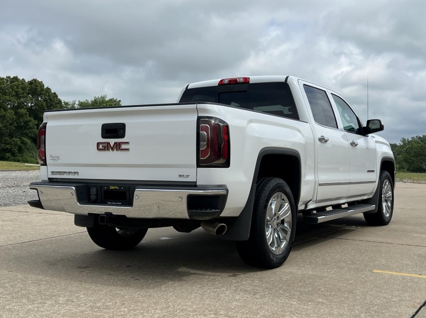 2018 WHITE /Tan Leather GMC Sierra 1500 SLT Crew Cab Short Box 4WD (3GTU2NEC1JG) with an 5.3L V8 engine, Automatic transmission, located at 2990 Old Orchard Rd., Jackson, MO, 63755, 37.354214, -89.612106 - 2018 GMC Sierra 1500 SLT 111xxx miles 4x4 5.3L V8 Automatic Leather Navigation Power/Heated/Cooled Seats Heated Steering Wheel Backup Camera Bluetooth Remote Start Cruise Power Windows/Locks/Mirrors We have financing available and we accept trades! Fill out a credit application on our - Photo#10