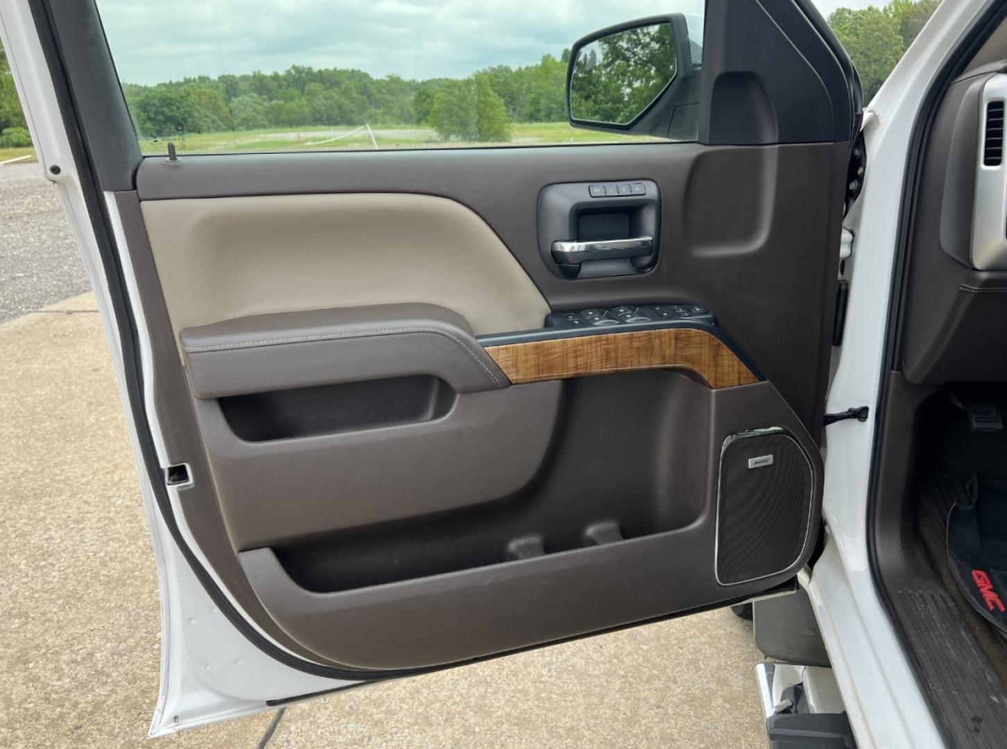 2018 WHITE /Tan Leather GMC Sierra 1500 SLT Crew Cab Short Box 4WD (3GTU2NEC1JG) with an 5.3L V8 engine, Automatic transmission, located at 2990 Old Orchard Rd., Jackson, MO, 63755, 37.354214, -89.612106 - 2018 GMC Sierra 1500 SLT 111xxx miles 4x4 5.3L V8 Automatic Leather Navigation Power/Heated/Cooled Seats Heated Steering Wheel Backup Camera Bluetooth Remote Start Cruise Power Windows/Locks/Mirrors We have financing available and we accept trades! Fill out a credit application on our - Photo#14