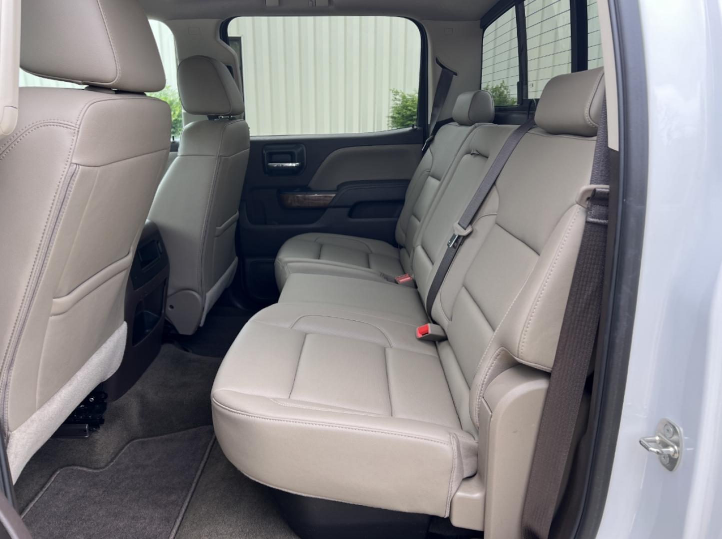 2018 WHITE /Tan Leather GMC Sierra 1500 SLT Crew Cab Short Box 4WD (3GTU2NEC1JG) with an 5.3L V8 engine, Automatic transmission, located at 2990 Old Orchard Rd., Jackson, MO, 63755, 37.354214, -89.612106 - 2018 GMC Sierra 1500 SLT 111xxx miles 4x4 5.3L V8 Automatic Leather Navigation Power/Heated/Cooled Seats Heated Steering Wheel Backup Camera Bluetooth Remote Start Cruise Power Windows/Locks/Mirrors We have financing available and we accept trades! Fill out a credit application on our - Photo#18