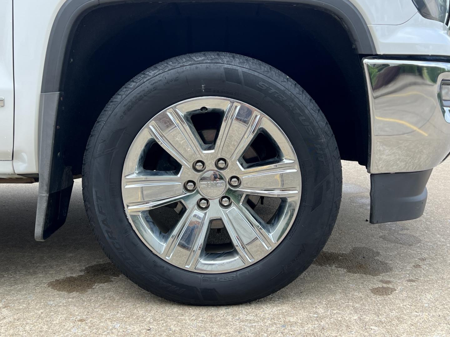 2018 WHITE /Tan Leather GMC Sierra 1500 SLT Crew Cab Short Box 4WD (3GTU2NEC1JG) with an 5.3L V8 engine, Automatic transmission, located at 2990 Old Orchard Rd., Jackson, MO, 63755, 37.354214, -89.612106 - 2018 GMC Sierra 1500 SLT 111xxx miles 4x4 5.3L V8 Automatic Leather Navigation Power/Heated/Cooled Seats Heated Steering Wheel Backup Camera Bluetooth Remote Start Cruise Power Windows/Locks/Mirrors We have financing available and we accept trades! Fill out a credit application on our - Photo#38