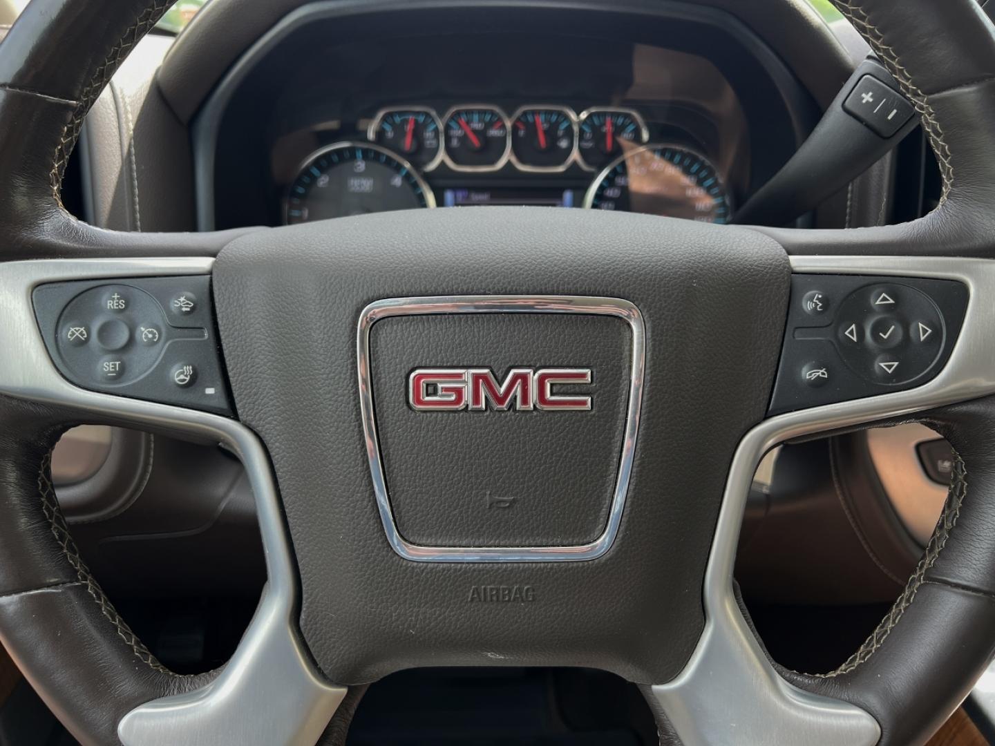 2018 WHITE /Tan Leather GMC Sierra 1500 SLT Crew Cab Short Box 4WD (3GTU2NEC1JG) with an 5.3L V8 engine, Automatic transmission, located at 2990 Old Orchard Rd., Jackson, MO, 63755, 37.354214, -89.612106 - 2018 GMC Sierra 1500 SLT 111xxx miles 4x4 5.3L V8 Automatic Leather Navigation Power/Heated/Cooled Seats Heated Steering Wheel Backup Camera Bluetooth Remote Start Cruise Power Windows/Locks/Mirrors We have financing available and we accept trades! Fill out a credit application on our - Photo#23