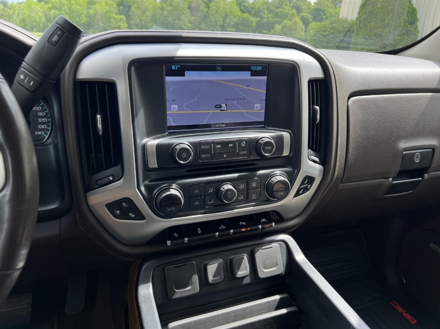2018 WHITE /Tan Leather GMC Sierra 1500 SLT Crew Cab Short Box 4WD (3GTU2NEC1JG) with an 5.3L V8 engine, Automatic transmission, located at 2990 Old Orchard Rd., Jackson, MO, 63755, 37.354214, -89.612106 - 2018 GMC Sierra 1500 SLT 111xxx miles 4x4 5.3L V8 Automatic Leather Navigation Power/Heated/Cooled Seats Heated Steering Wheel Backup Camera Bluetooth Remote Start Cruise Power Windows/Locks/Mirrors We have financing available and we accept trades! Fill out a credit application on our - Photo#25