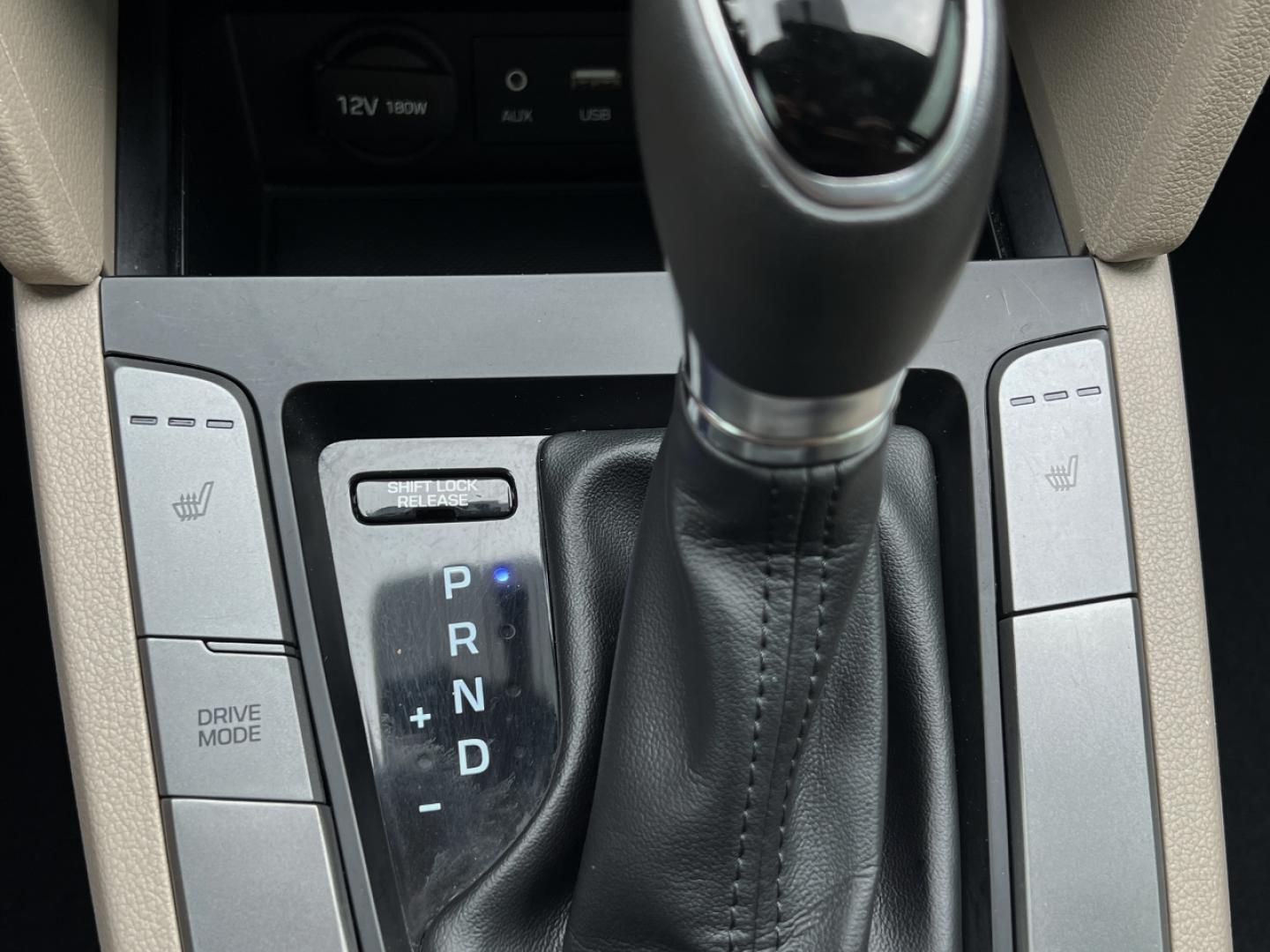 2017 BLACK /Tan Leather Hyundai Elantra Limited (KMHD84LF2HU) with an 1.8L 4 Cyl. engine, Automatic transmission, located at 2990 Old Orchard Rd., Jackson, MO, 63755, 37.354214, -89.612106 - 2017 Hyundai Elantra SE Local 1-Owner Only 56xxx miles Front Wheel Drive 2.0L 4 Cyl. Automatic Leather Navigation Power/Heated Seats Backup Camera Sunroof Bluetooth Cruise Power Windows/Locks/Mirrors We have financing available and we accept trades! Fill out a credit application on our - Photo#4