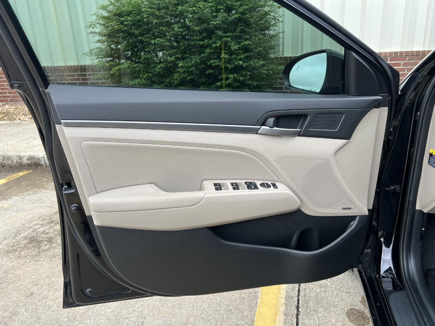 2017 BLACK /Tan Leather Hyundai Elantra Limited (KMHD84LF2HU) with an 1.8L 4 Cyl. engine, Automatic transmission, located at 2990 Old Orchard Rd., Jackson, MO, 63755, 37.354214, -89.612106 - 2017 Hyundai Elantra SE Local 1-Owner Only 56xxx miles Front Wheel Drive 2.0L 4 Cyl. Automatic Leather Navigation Power/Heated Seats Backup Camera Sunroof Bluetooth Cruise Power Windows/Locks/Mirrors We have financing available and we accept trades! Fill out a credit application on our - Photo#14