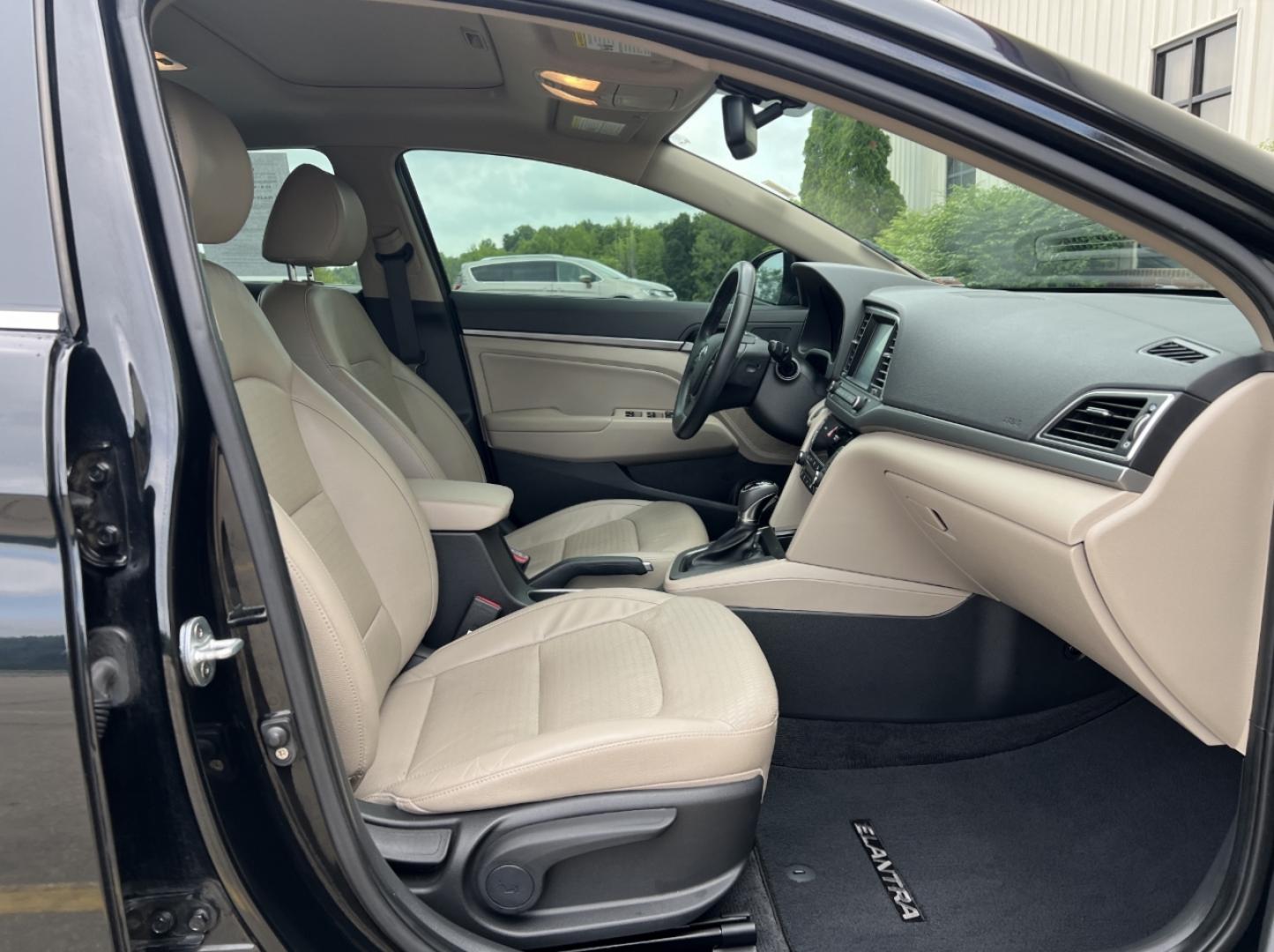 2017 BLACK /Tan Leather Hyundai Elantra Limited (KMHD84LF2HU) with an 1.8L 4 Cyl. engine, Automatic transmission, located at 2990 Old Orchard Rd., Jackson, MO, 63755, 37.354214, -89.612106 - 2017 Hyundai Elantra SE Local 1-Owner Only 56xxx miles Front Wheel Drive 2.0L 4 Cyl. Automatic Leather Navigation Power/Heated Seats Backup Camera Sunroof Bluetooth Cruise Power Windows/Locks/Mirrors We have financing available and we accept trades! Fill out a credit application on our - Photo#17