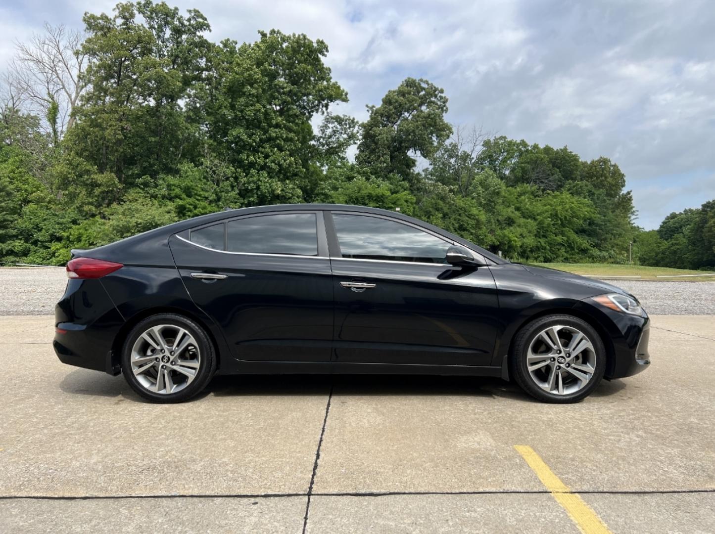 2017 BLACK /Tan Leather Hyundai Elantra Limited (KMHD84LF2HU) with an 1.8L 4 Cyl. engine, Automatic transmission, located at 2990 Old Orchard Rd., Jackson, MO, 63755, 37.354214, -89.612106 - 2017 Hyundai Elantra SE Local 1-Owner Only 56xxx miles Front Wheel Drive 2.0L 4 Cyl. Automatic Leather Navigation Power/Heated Seats Backup Camera Sunroof Bluetooth Cruise Power Windows/Locks/Mirrors We have financing available and we accept trades! Fill out a credit application on our - Photo#9