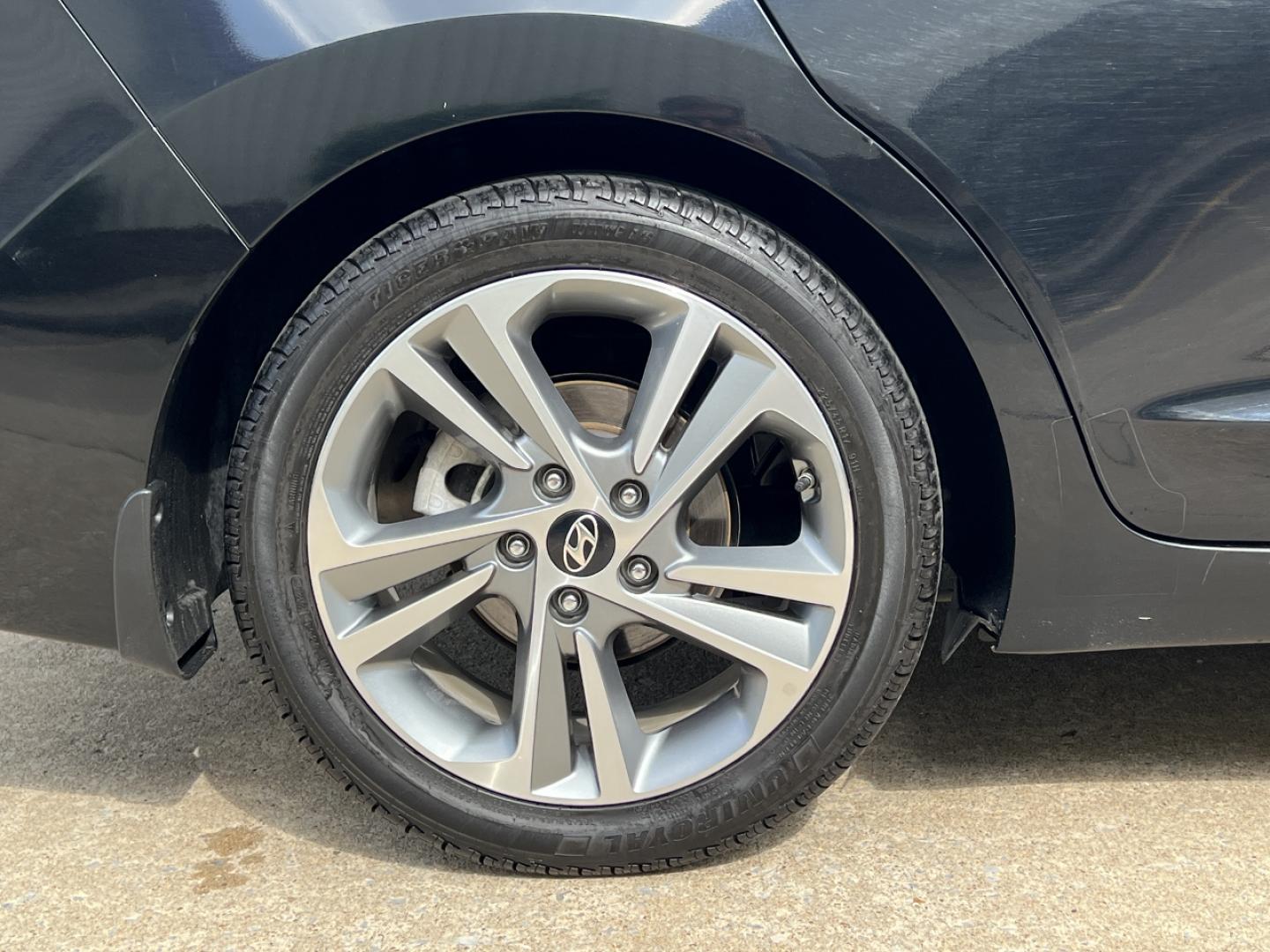 2017 BLACK /Tan Leather Hyundai Elantra Limited (KMHD84LF2HU) with an 1.8L 4 Cyl. engine, Automatic transmission, located at 2990 Old Orchard Rd., Jackson, MO, 63755, 37.354214, -89.612106 - 2017 Hyundai Elantra SE Local 1-Owner Only 56xxx miles Front Wheel Drive 2.0L 4 Cyl. Automatic Leather Navigation Power/Heated Seats Backup Camera Sunroof Bluetooth Cruise Power Windows/Locks/Mirrors We have financing available and we accept trades! Fill out a credit application on our - Photo#39
