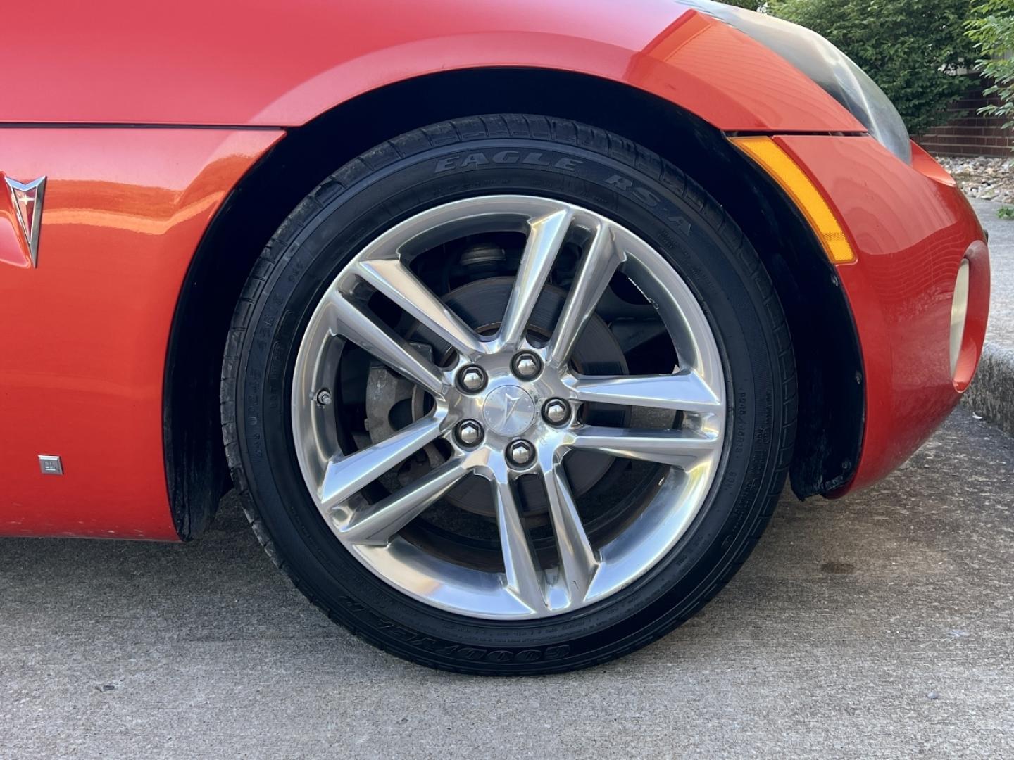 2009 ORANGE /Black Leather Pontiac Solstice Street Edition (1G2MK35B19Y) with an 2.4L 4 Cyl. engine, Automatic transmission, located at 2990 Old Orchard Rd., Jackson, MO, 63755, 37.354214, -89.612106 - 2009 Pontiac Solstice Street Edition Local 1-Owner Only 54xxx miles Rear Wheel Drive 2.4L 4 Cyl. 5-Speed Manual Leather Cruise Power Windows/Locks/Mirrors We have financing available and we accept trades! Fill out a credit application on our website or come by today! If you have any questi - Photo#27