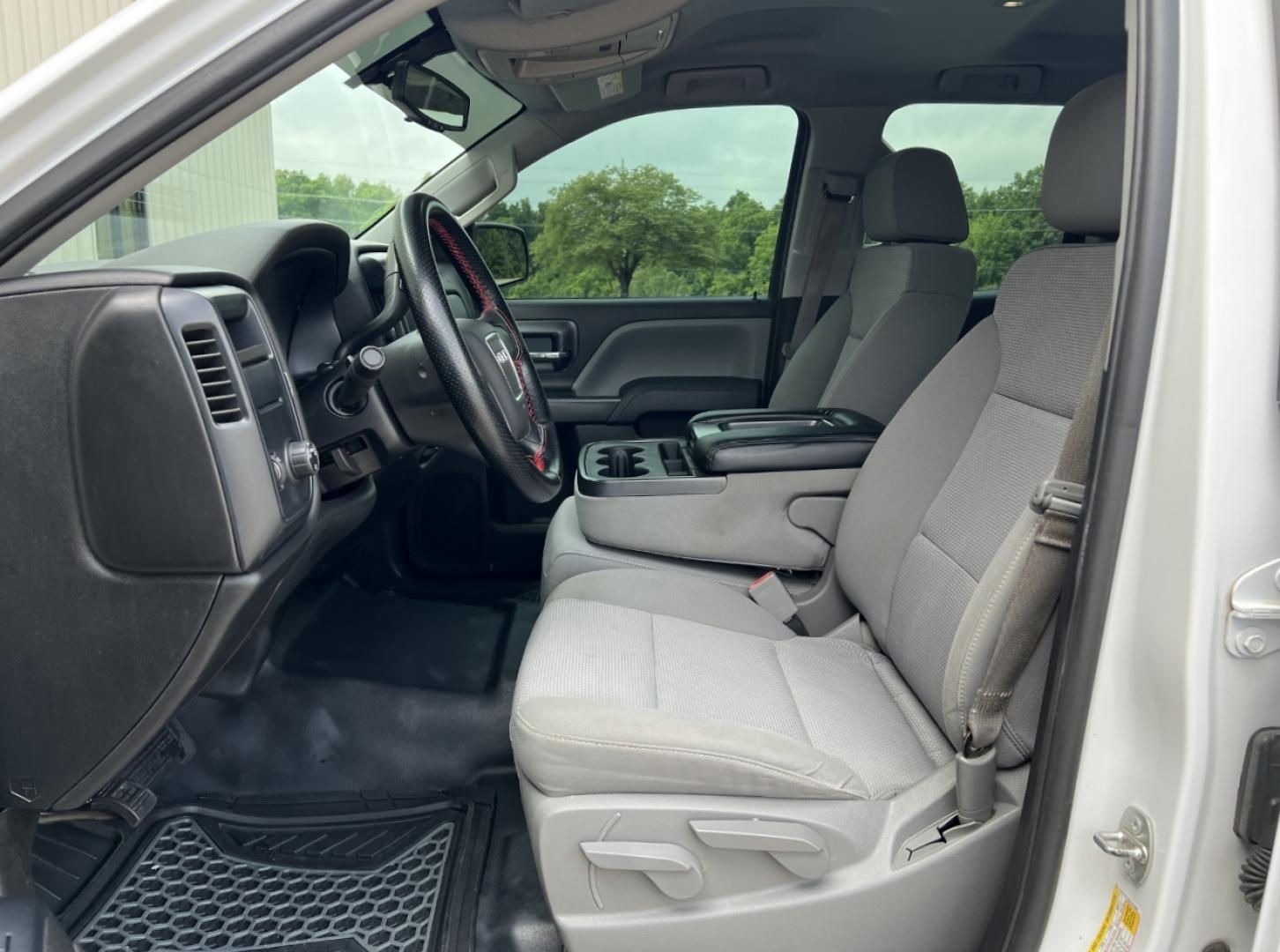 2016 WHITE /Gray Cloth GMC Sierra 1500 Crew Cab 2WD (1GTR1LEC3GZ) with an 5.3L V8 engine, Automatic transmission, located at 2990 Old Orchard Rd., Jackson, MO, 63755, 37.354214, -89.612106 - 2016 GMC Sierra 1500 109xxx miles Rear Wheel Drive 5.3L V8 Automatic Backup Camera Bluetooth Remote Start Cruise Power Windows/Locks/Mirrors We have financing available and we accept trades! Fill out a credit application on our website or come by today! If you have any questions, give us - Photo#12