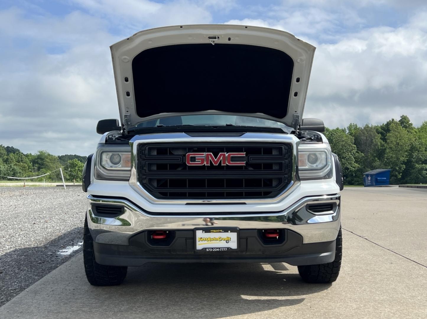 2016 WHITE /Gray Cloth GMC Sierra 1500 Crew Cab 2WD (1GTR1LEC3GZ) with an 5.3L V8 engine, Automatic transmission, located at 2990 Old Orchard Rd., Jackson, MO, 63755, 37.354214, -89.612106 - 2016 GMC Sierra 1500 109xxx miles Rear Wheel Drive 5.3L V8 Automatic Backup Camera Bluetooth Remote Start Cruise Power Windows/Locks/Mirrors We have financing available and we accept trades! Fill out a credit application on our website or come by today! If you have any questions, give us - Photo#28