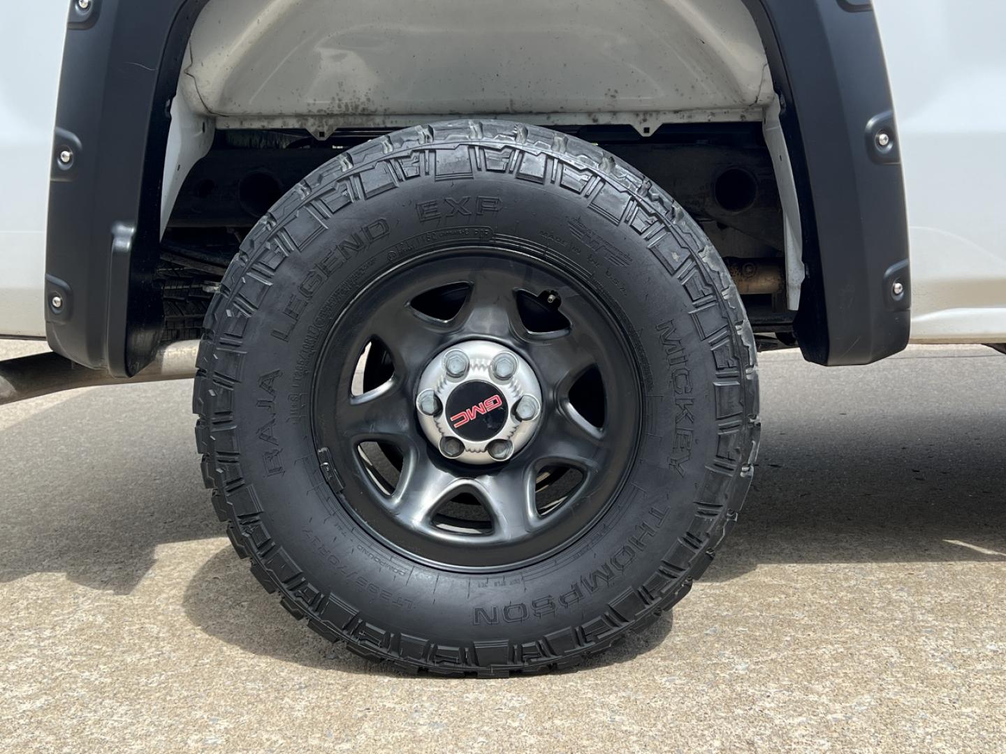 2016 WHITE /Gray Cloth GMC Sierra 1500 Crew Cab 2WD (1GTR1LEC3GZ) with an 5.3L V8 engine, Automatic transmission, located at 2990 Old Orchard Rd., Jackson, MO, 63755, 37.354214, -89.612106 - 2016 GMC Sierra 1500 109xxx miles Rear Wheel Drive 5.3L V8 Automatic Backup Camera Bluetooth Remote Start Cruise Power Windows/Locks/Mirrors We have financing available and we accept trades! Fill out a credit application on our website or come by today! If you have any questions, give us - Photo#33