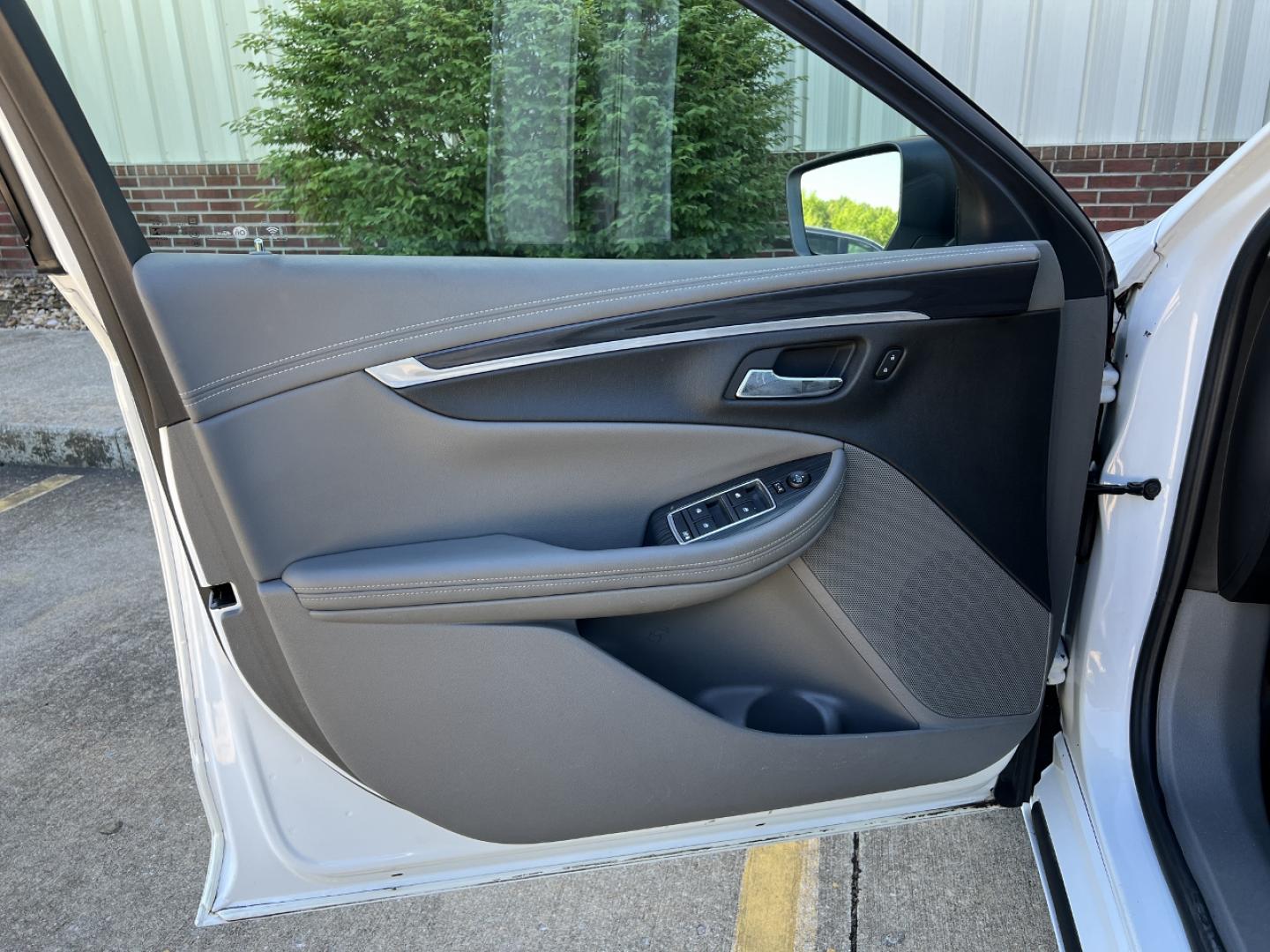 2018 WHITE /Gray Leather Chevrolet Impala LS (2G11Z5SAXJ9) with an 2.5L 4 Cyl. engine, Automatic transmission, located at 2990 Old Orchard Rd., Jackson, MO, 63755, 37.354214, -89.612106 - 2018 Chevrolet Impala LS 1-Owner Only 68xxx miles Front Wheel Drive 2.5L 4 Cyl. Automatic Leather Backup Camera Power Driver Seat Bluetooth Cruise Power Windows/Locks/Mirrors We have financing available and we accept trades! Fill out a credit application on our website or come by today! - Photo#10