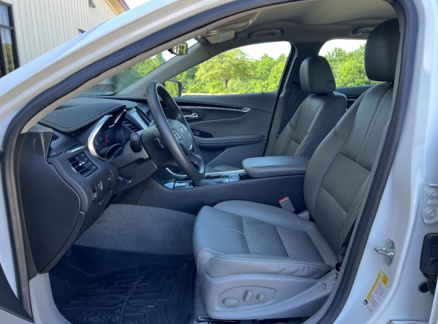 2018 WHITE /Gray Leather Chevrolet Impala LS (2G11Z5SAXJ9) with an 2.5L 4 Cyl. engine, Automatic transmission, located at 2990 Old Orchard Rd., Jackson, MO, 63755, 37.354214, -89.612106 - 2018 Chevrolet Impala LS 1-Owner Only 68xxx miles Front Wheel Drive 2.5L 4 Cyl. Automatic Leather Backup Camera Power Driver Seat Bluetooth Cruise Power Windows/Locks/Mirrors We have financing available and we accept trades! Fill out a credit application on our website or come by today! - Photo#11
