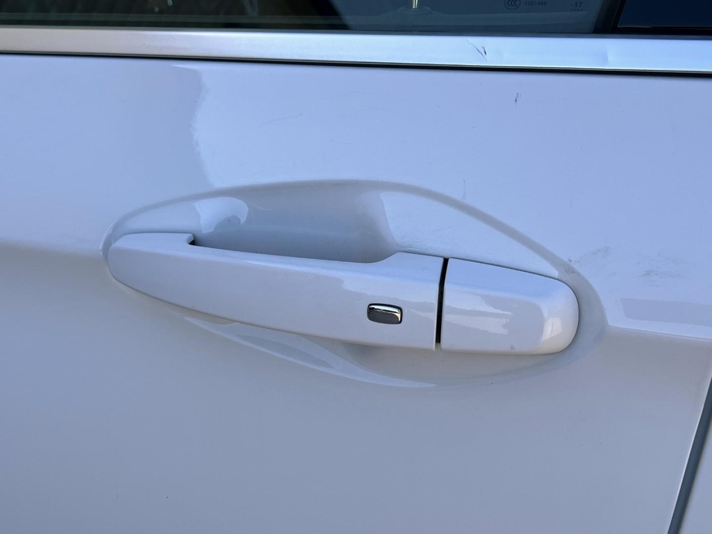 2018 WHITE /Gray Leather Chevrolet Impala LS (2G11Z5SAXJ9) with an 2.5L 4 Cyl. engine, Automatic transmission, located at 2990 Old Orchard Rd., Jackson, MO, 63755, 37.354214, -89.612106 - 2018 Chevrolet Impala LS 1-Owner Only 68xxx miles Front Wheel Drive 2.5L 4 Cyl. Automatic Leather Backup Camera Power Driver Seat Bluetooth Cruise Power Windows/Locks/Mirrors We have financing available and we accept trades! Fill out a credit application on our website or come by today! - Photo#29